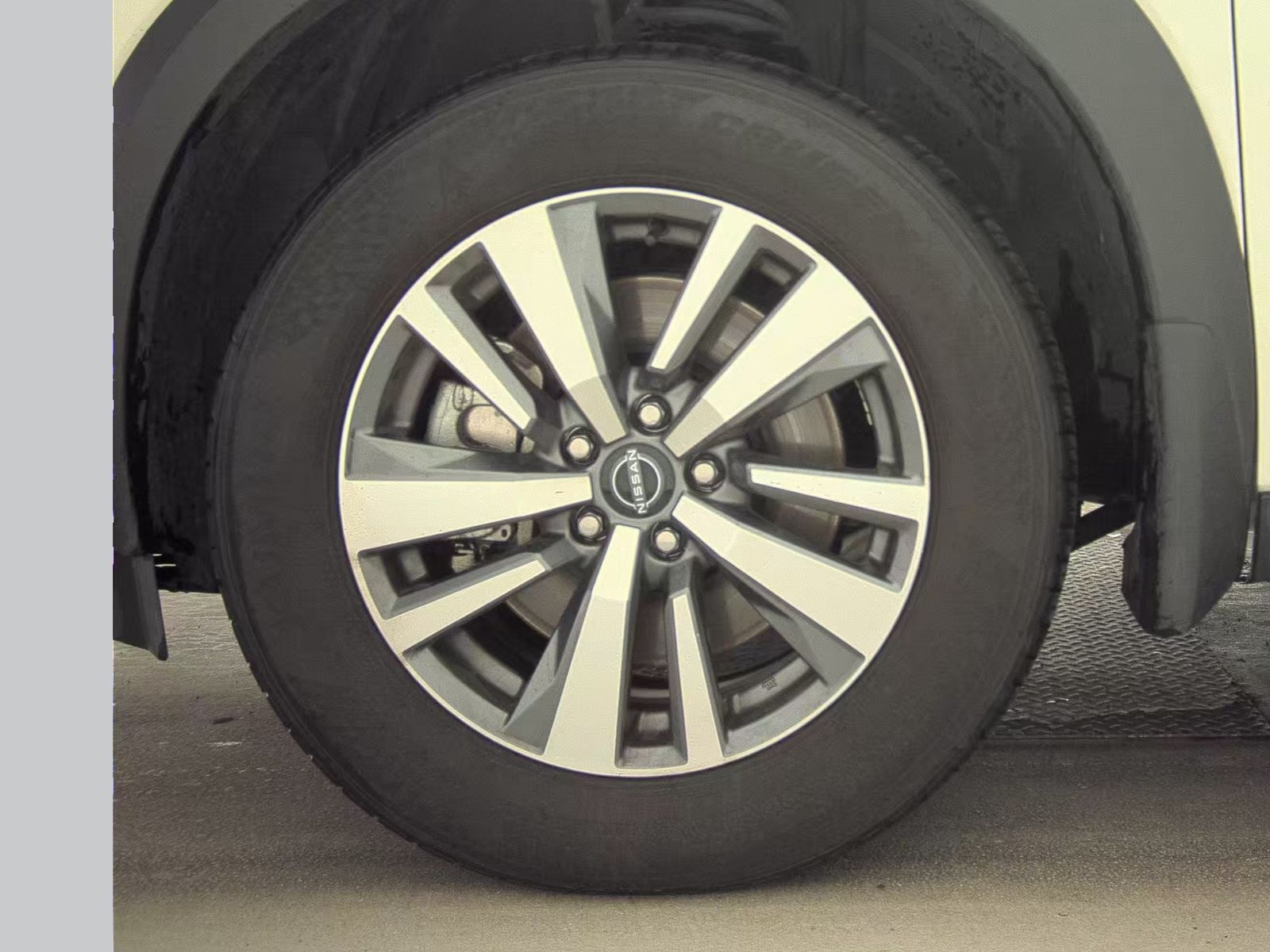 2024 Nissan Pathfinder SL AWD