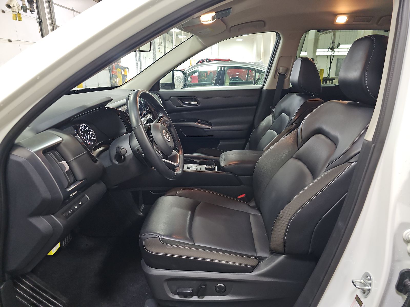 2024 Nissan Pathfinder SL AWD