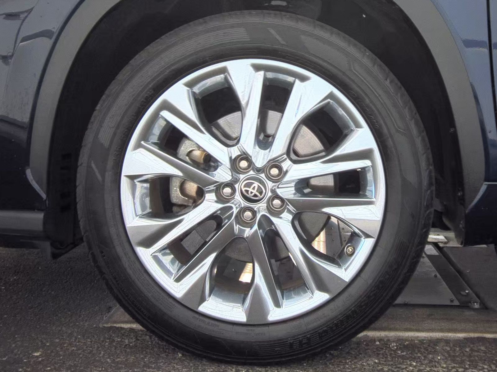 2023 Toyota Highlander Limited FWD