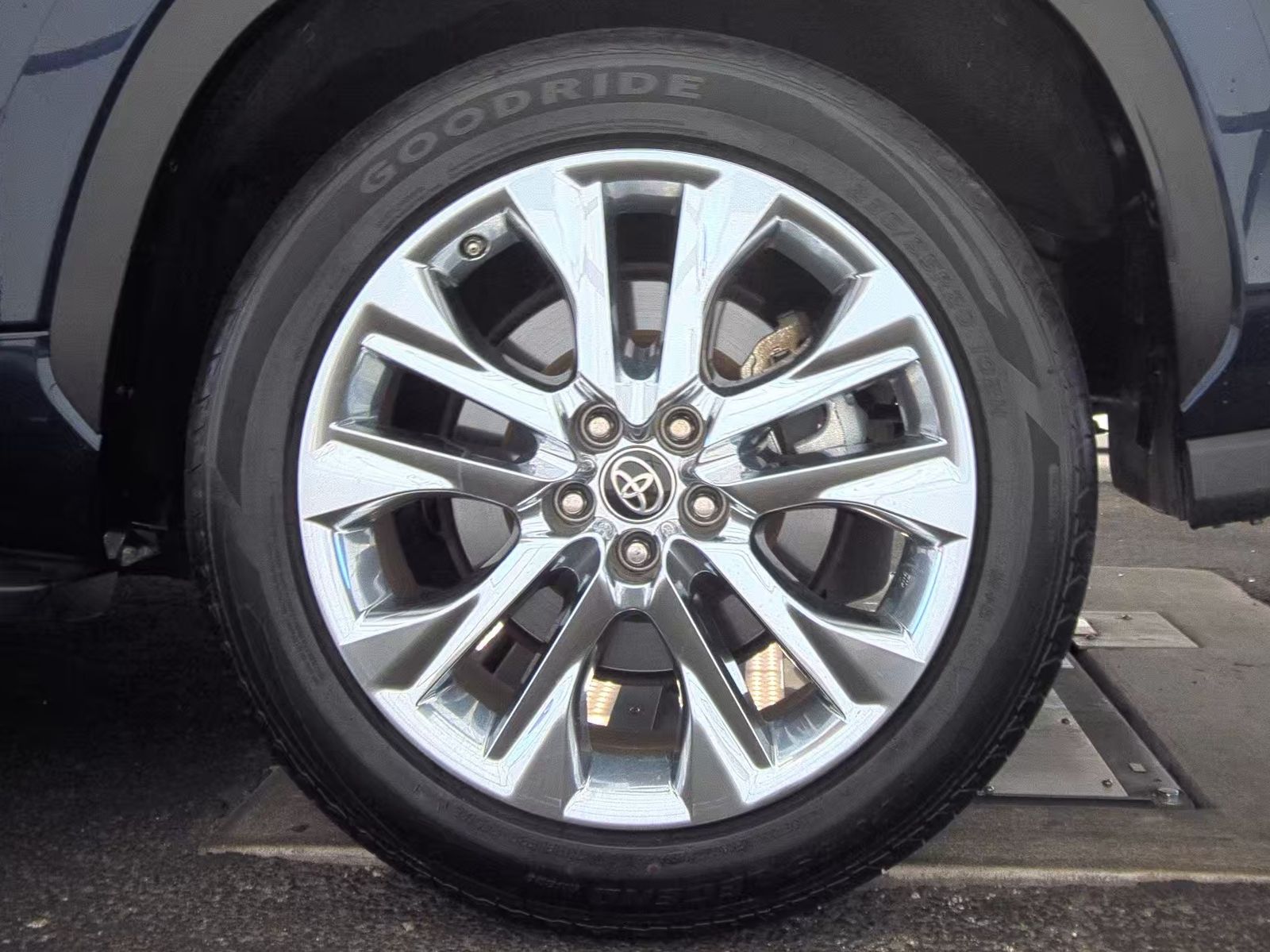 2023 Toyota Highlander Limited FWD