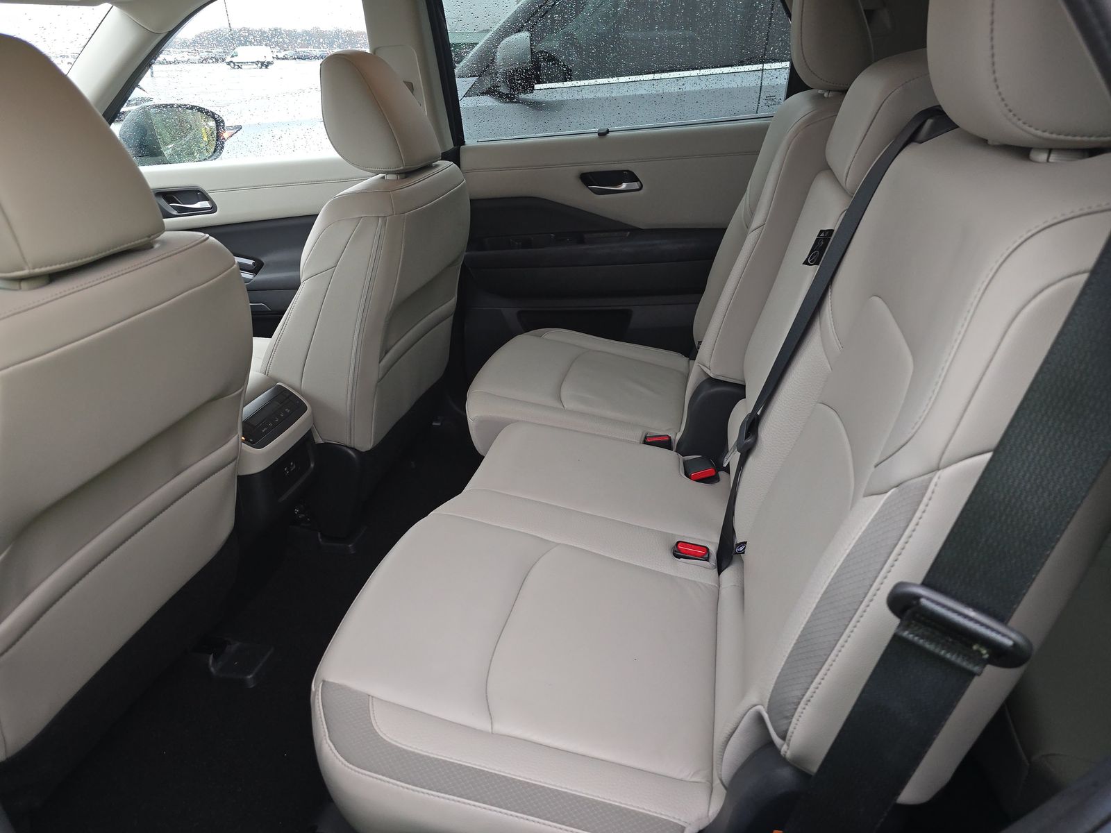 2024 Nissan Pathfinder SL FWD