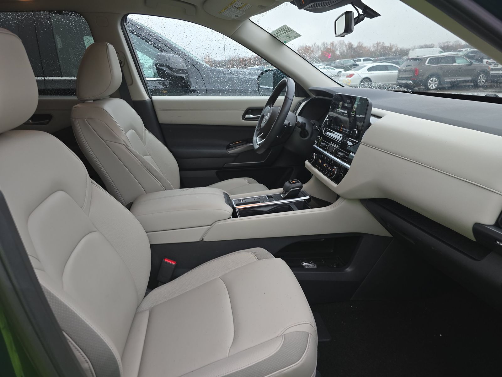 2024 Nissan Pathfinder SL FWD