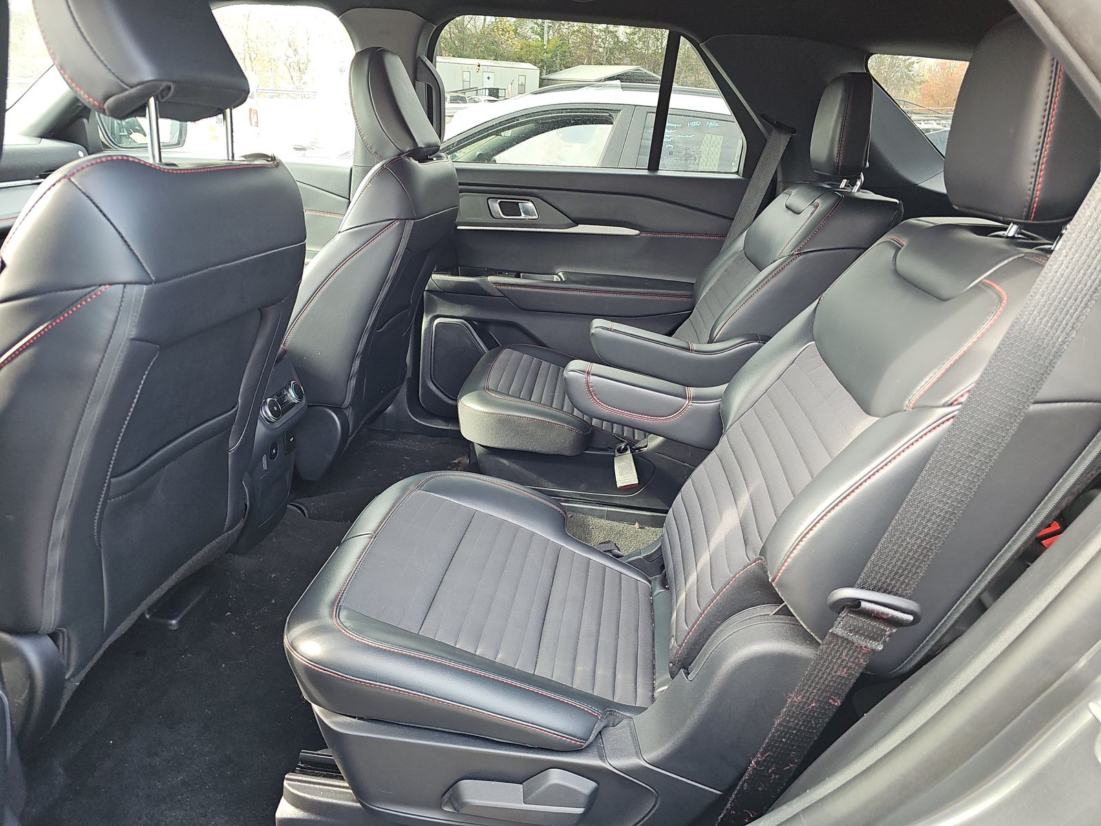 2025 Ford Explorer ST-Line AWD