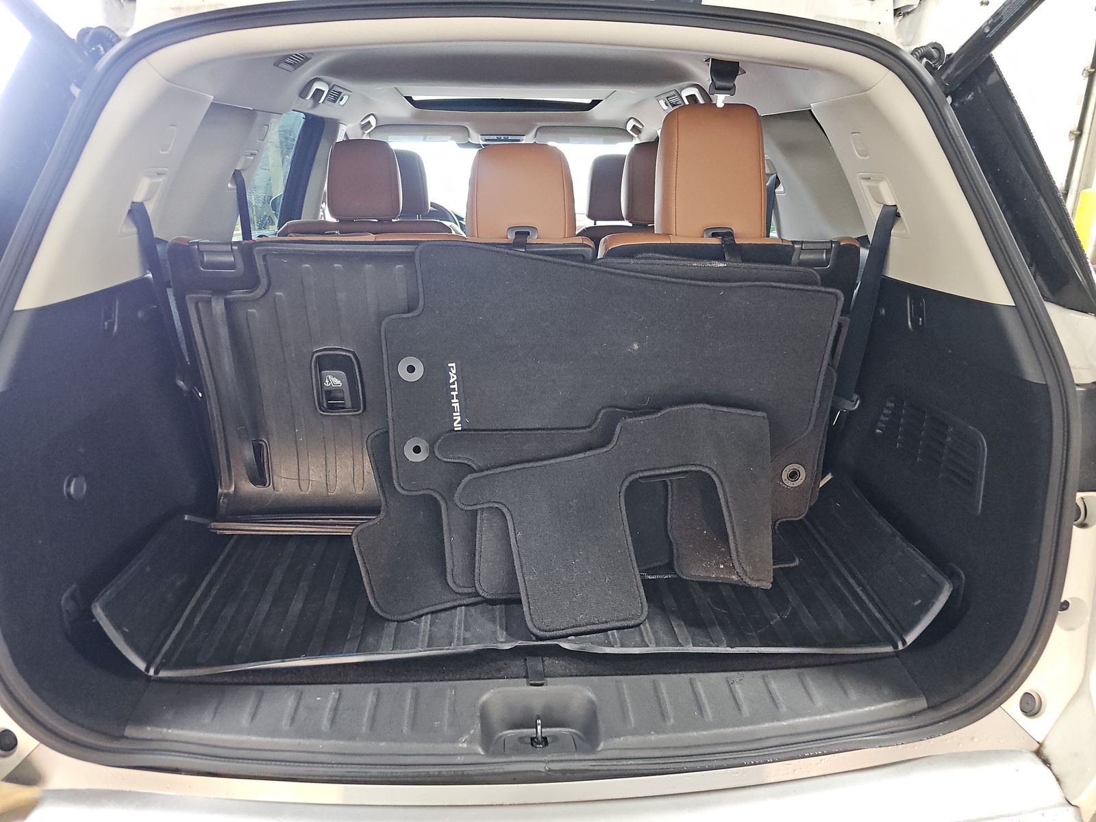 2023 Nissan Pathfinder Platinum AWD