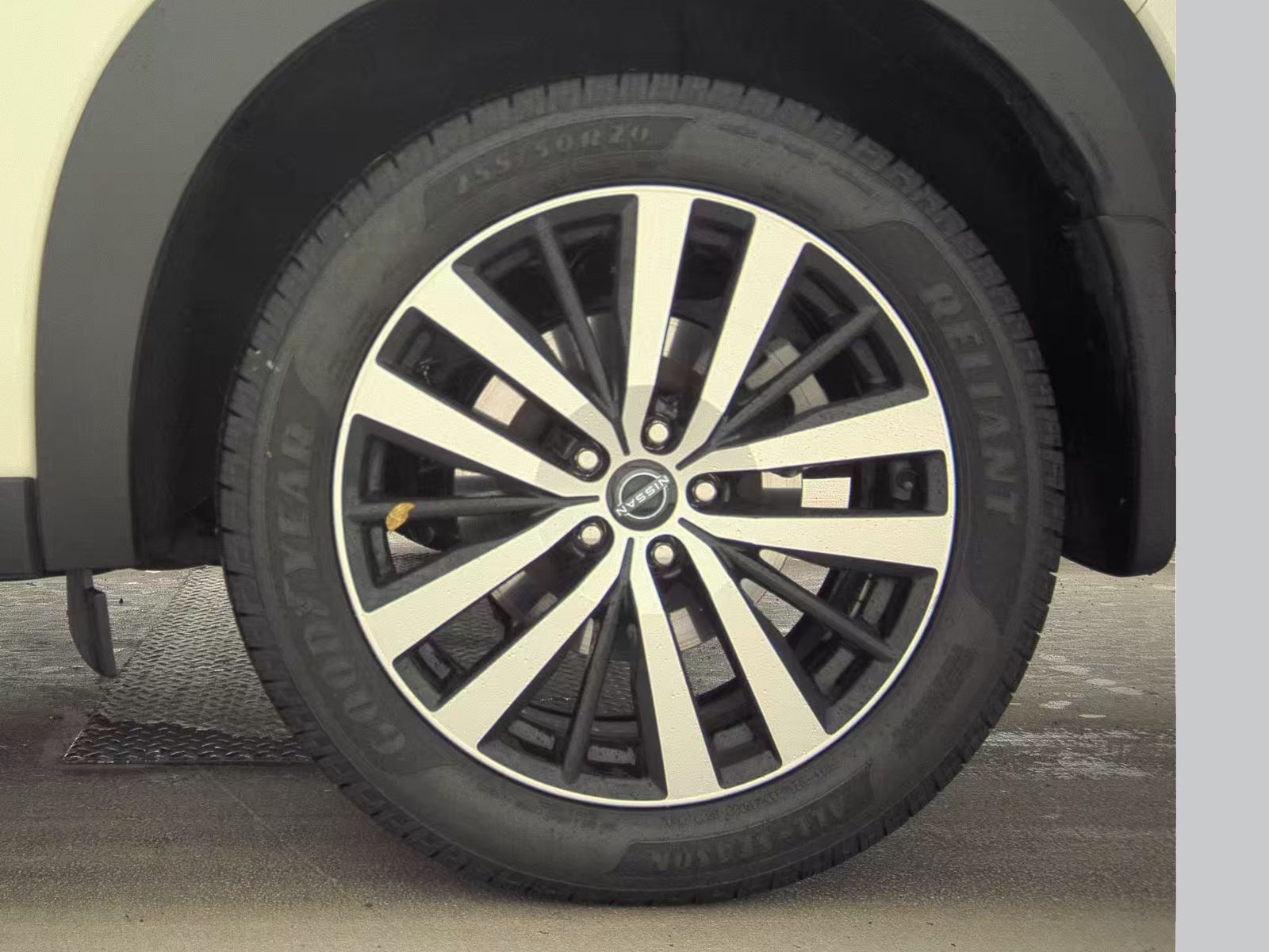 2023 Nissan Pathfinder Platinum AWD