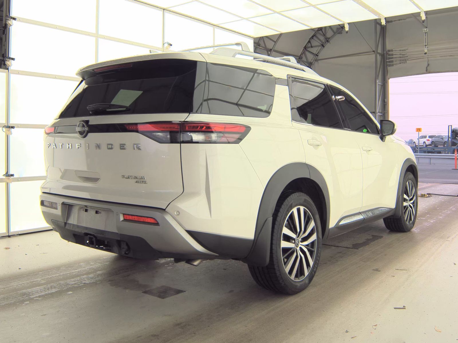 2023 Nissan Pathfinder Platinum AWD