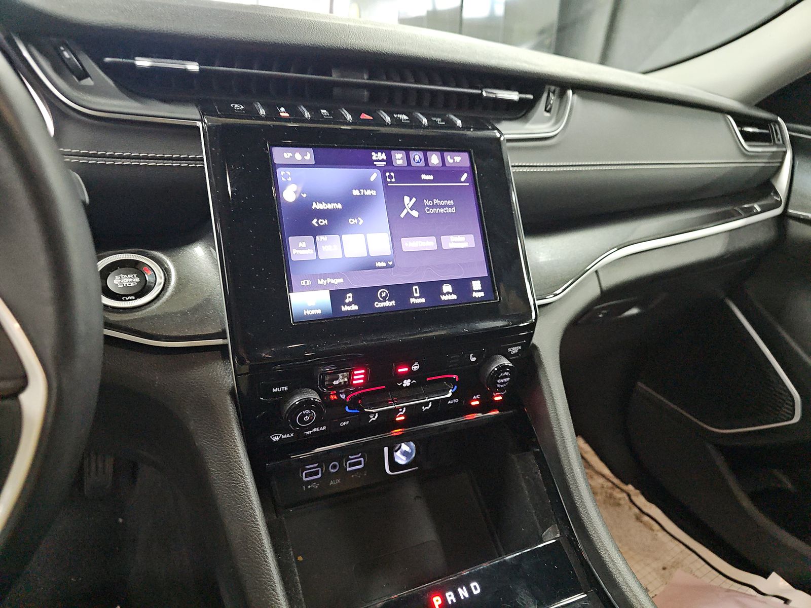 2022 Jeep Grand Cherokee Laredo AWD