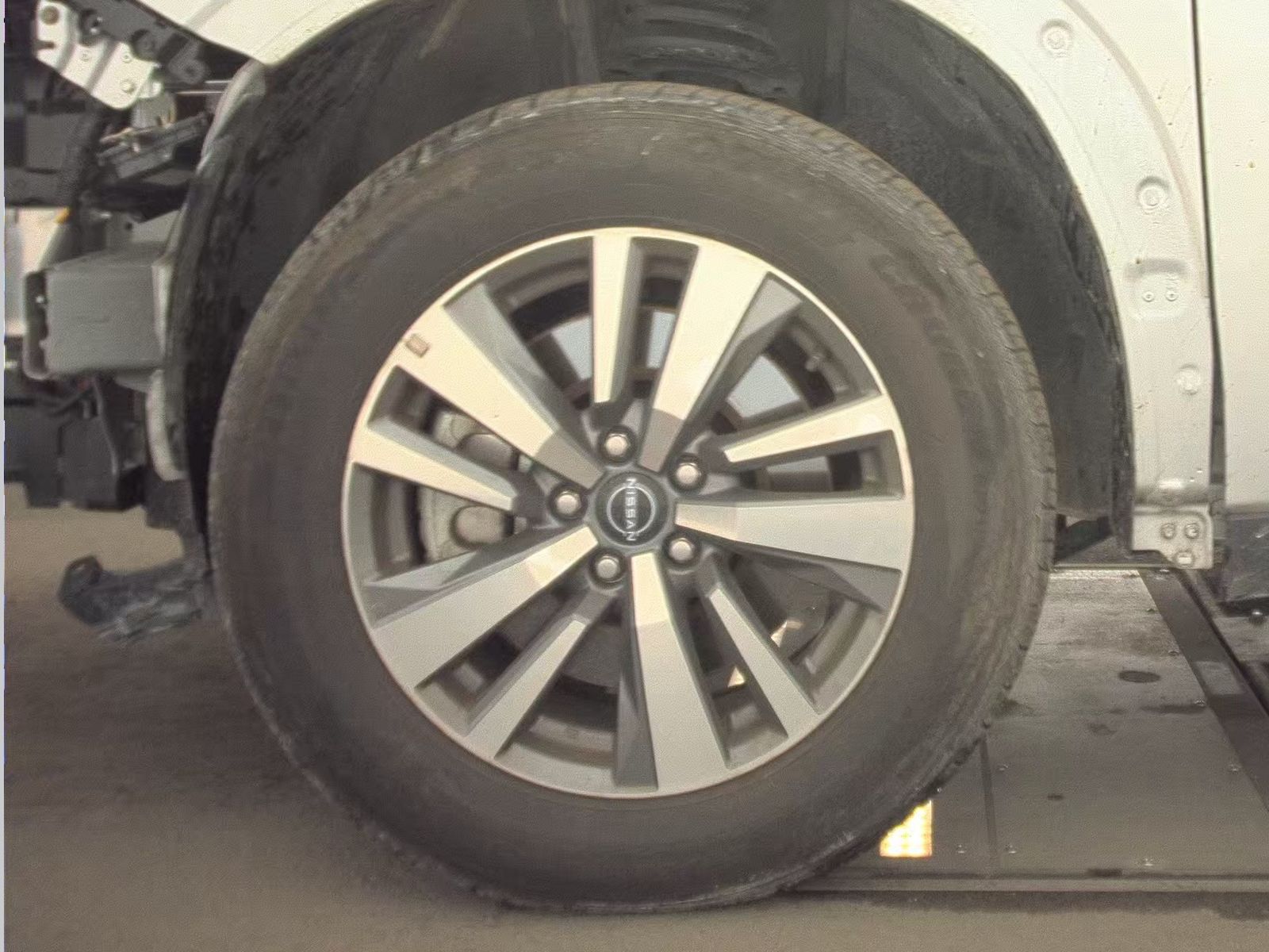 2025 Nissan Pathfinder SL FWD