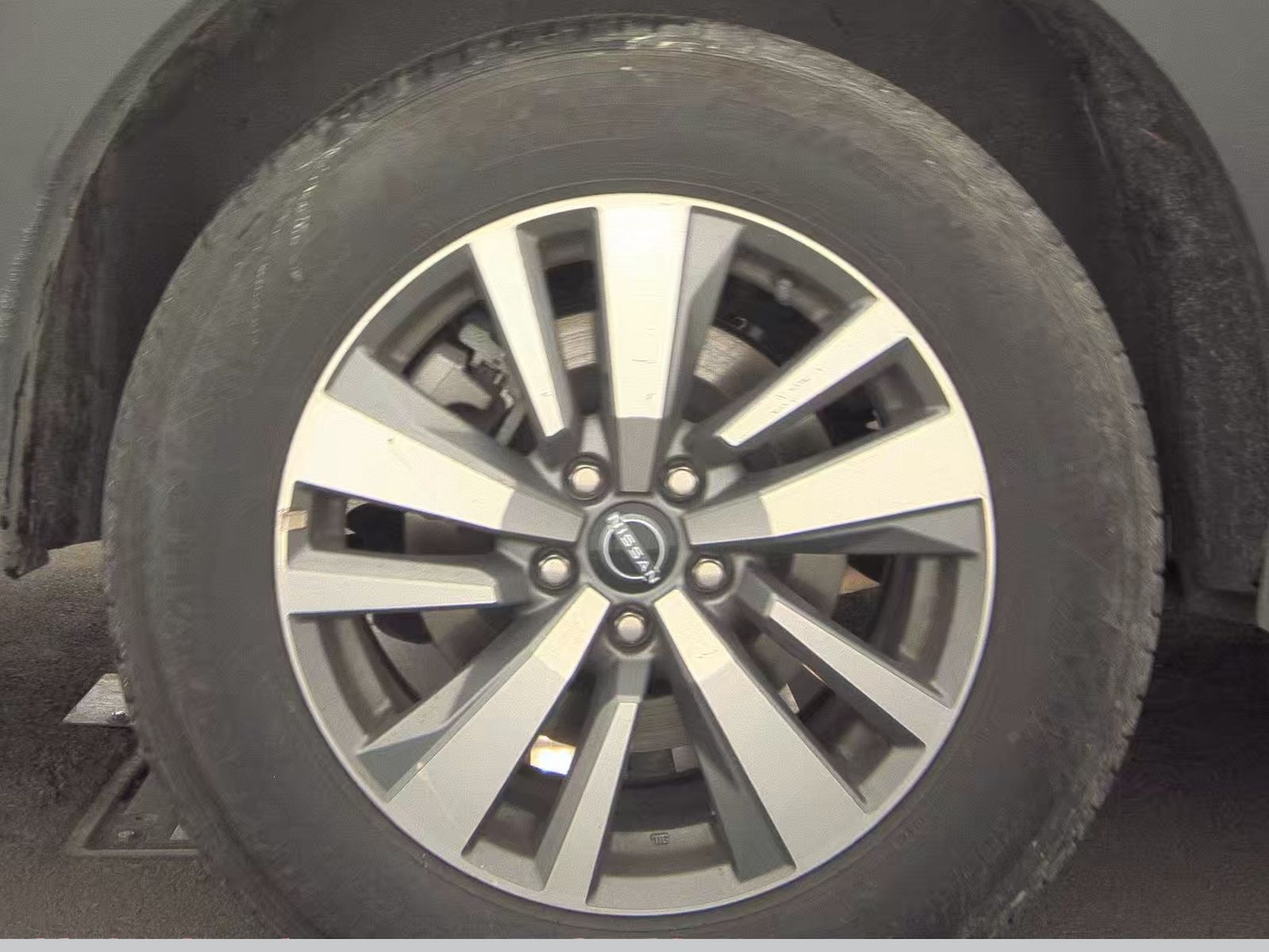 2025 Nissan Pathfinder SL FWD