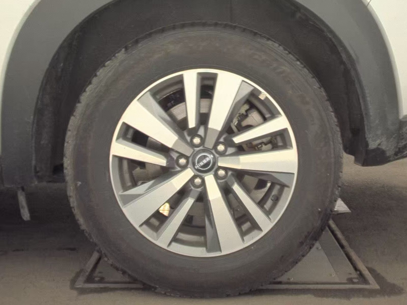 2025 Nissan Pathfinder SL FWD