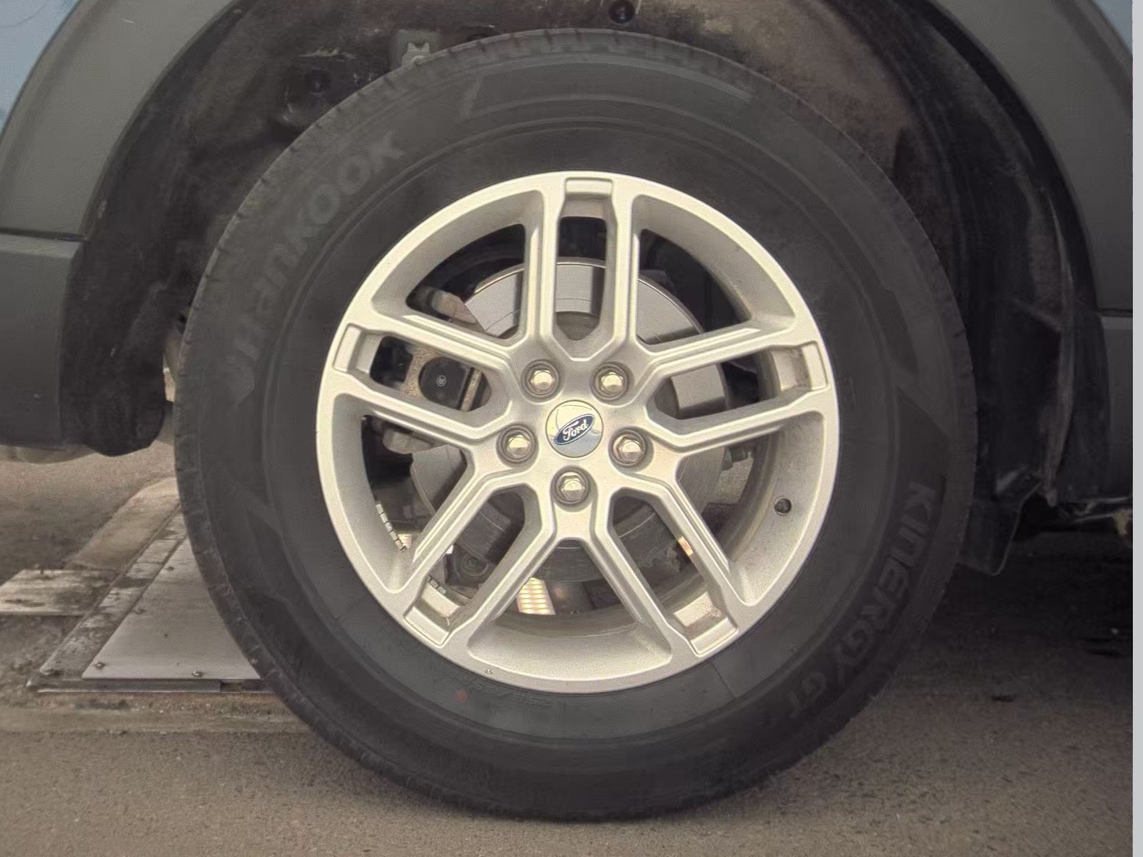 2025 Ford Explorer Active AWD