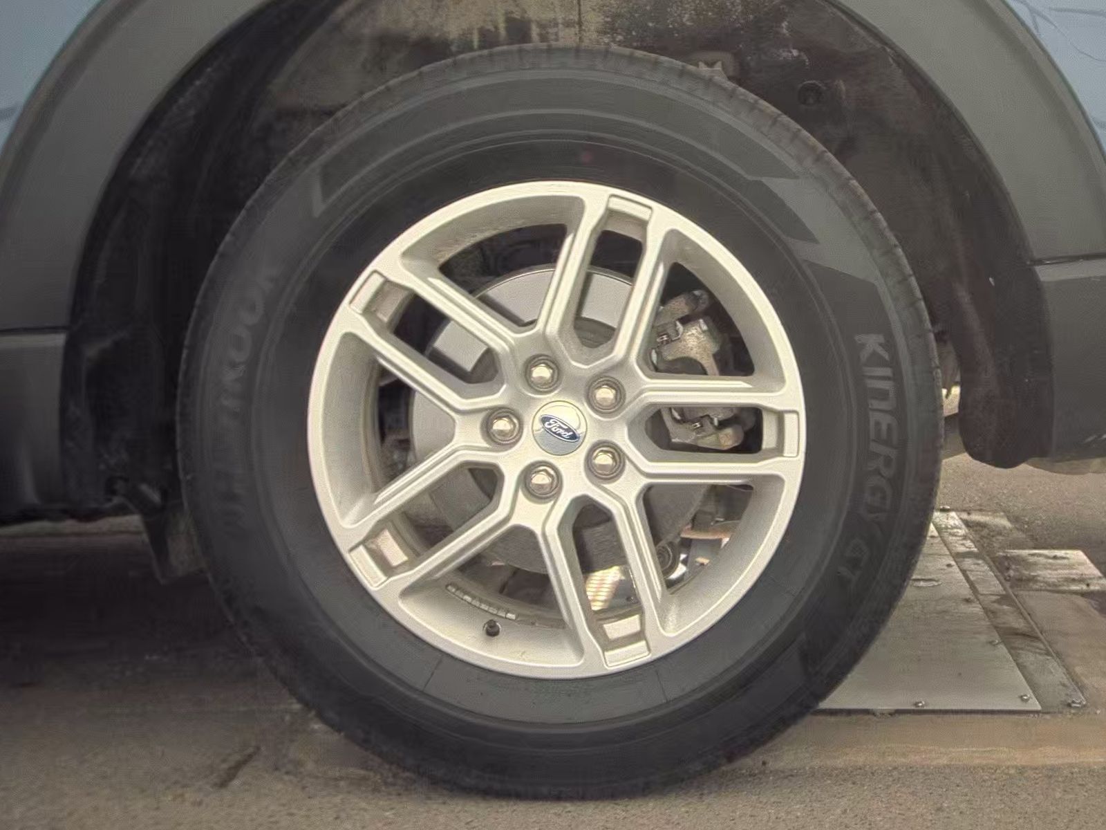 2025 Ford Explorer Active AWD