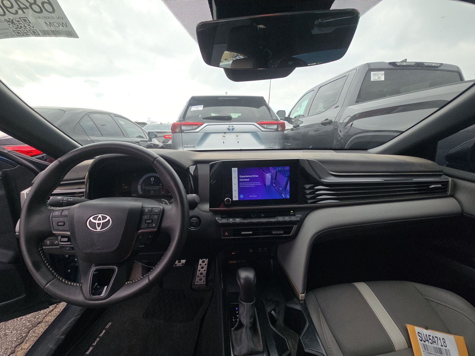 2025 Toyota Camry SE FWD