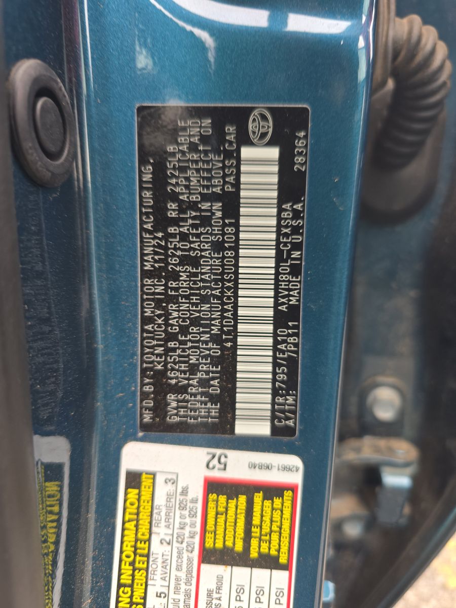 2025 Toyota Camry SE FWD