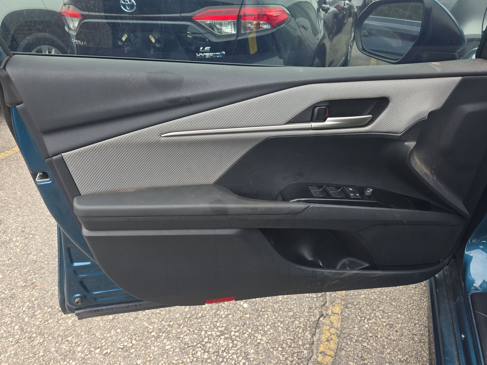 2025 Toyota Camry SE FWD