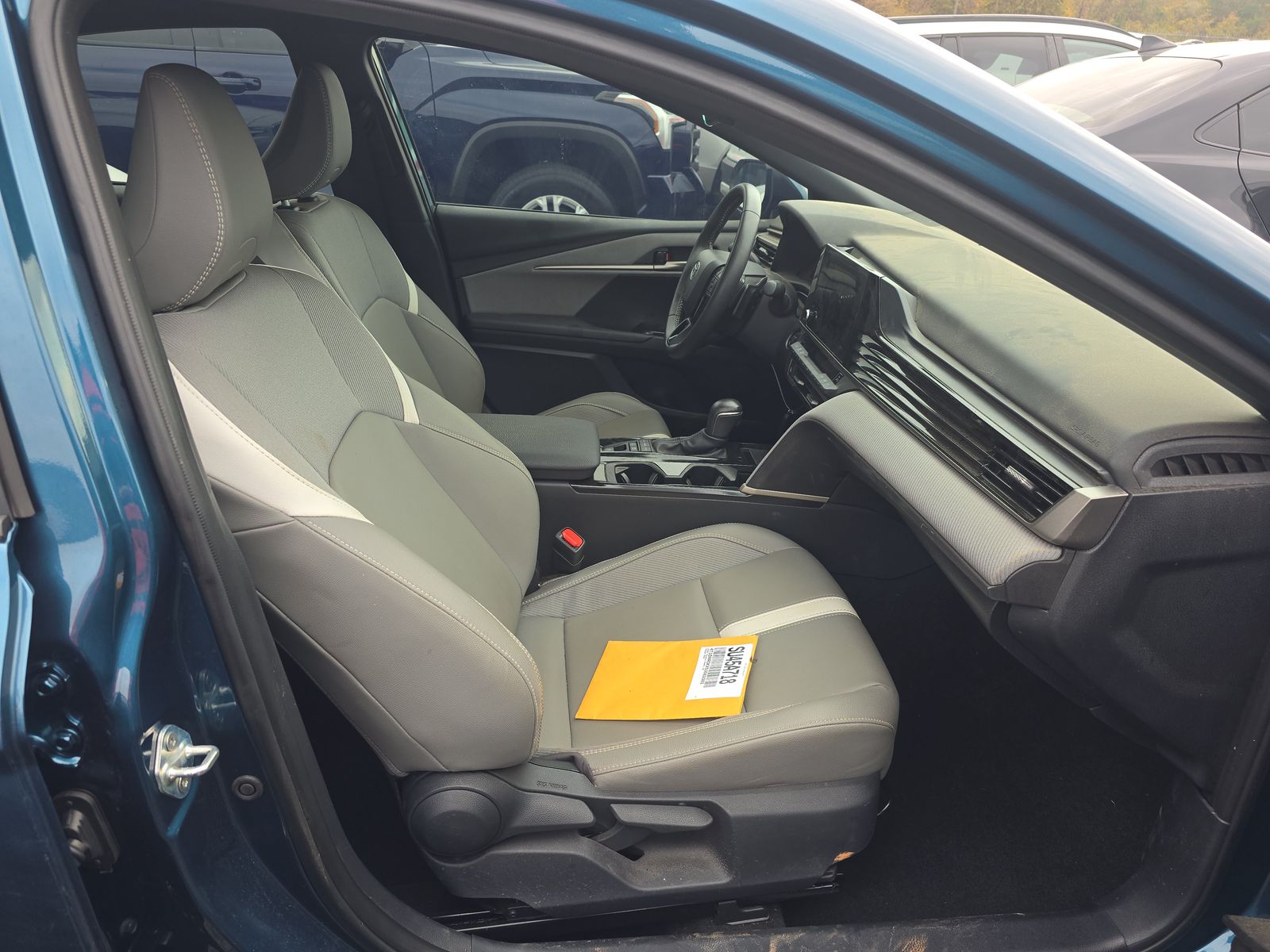 2025 Toyota Camry SE FWD