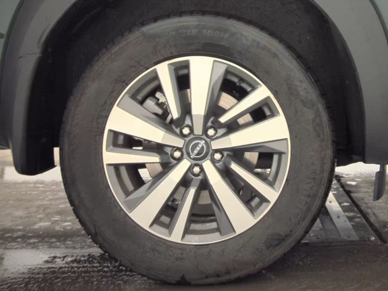 2024 Nissan Pathfinder SL FWD