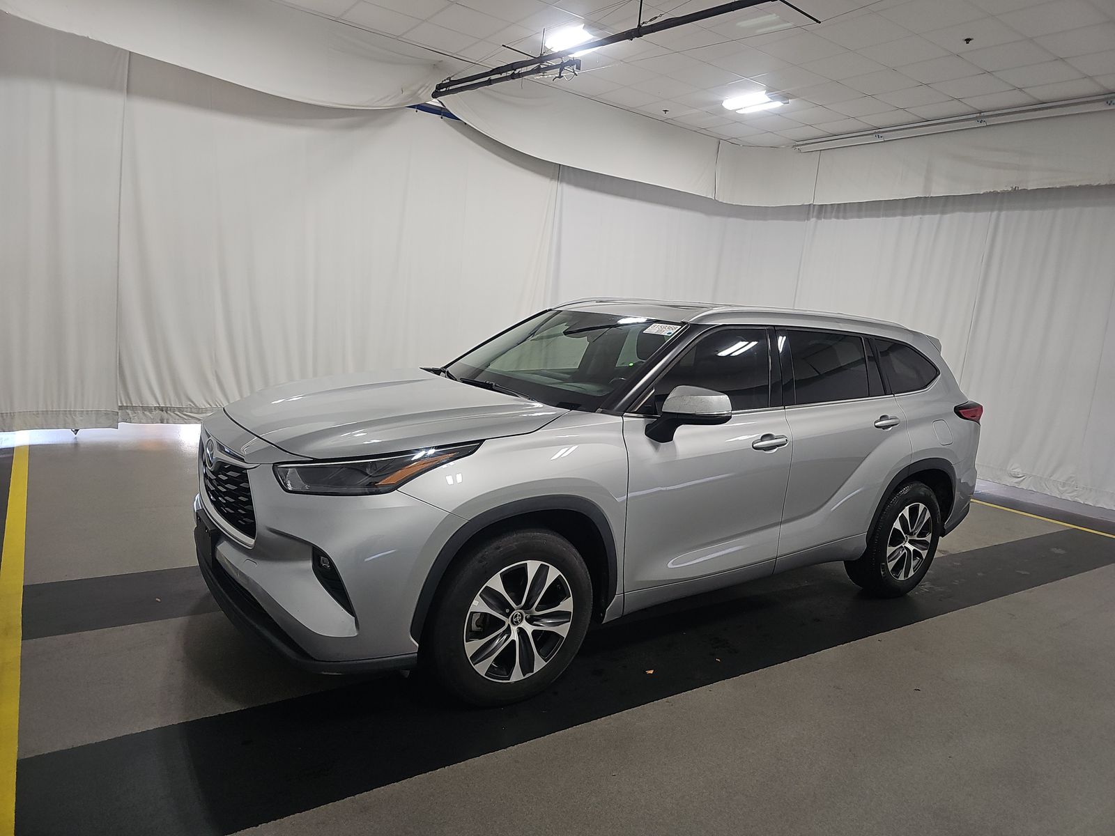 2022 Toyota Highlander XLE FWD