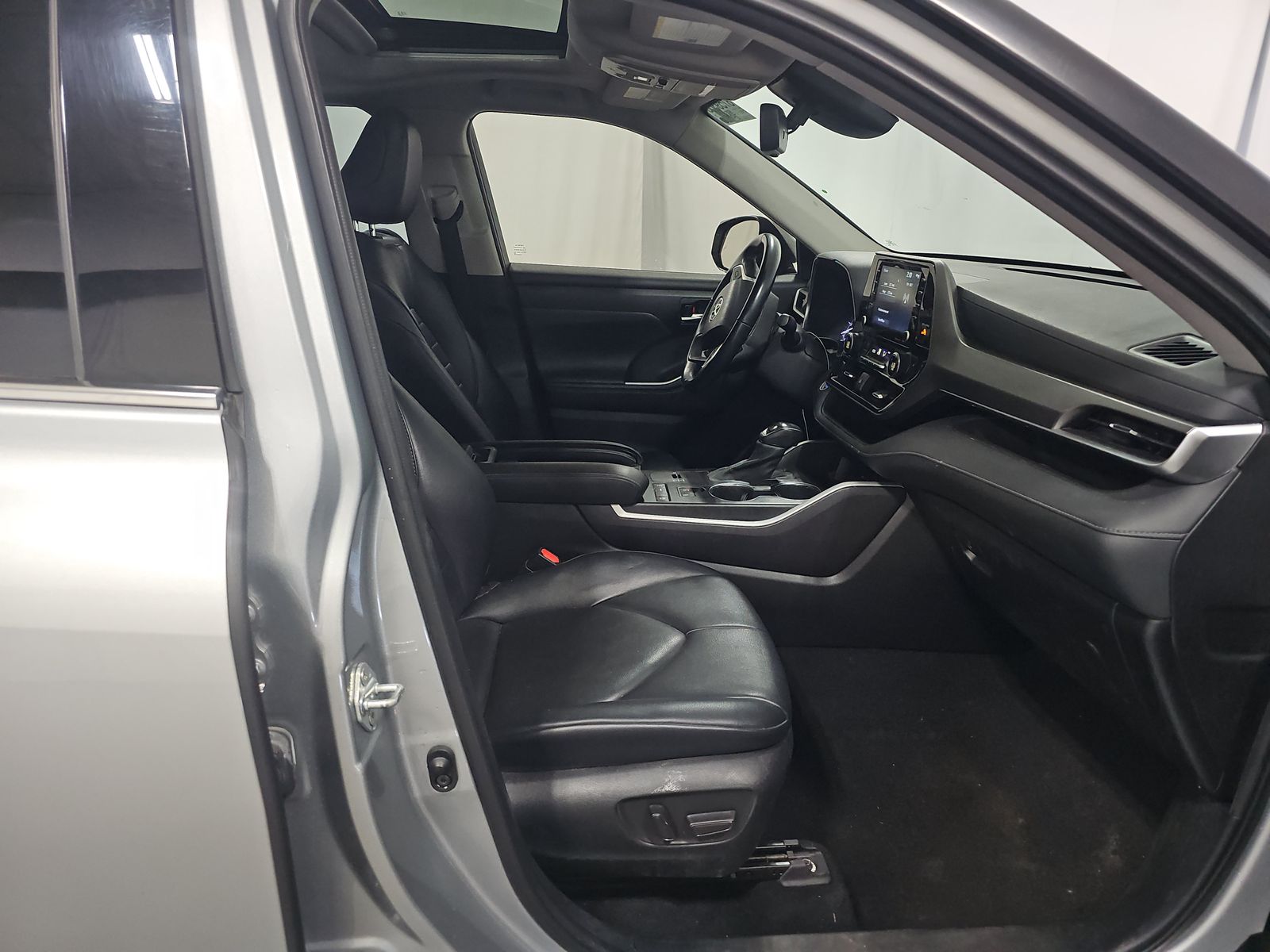 2022 Toyota Highlander XLE FWD