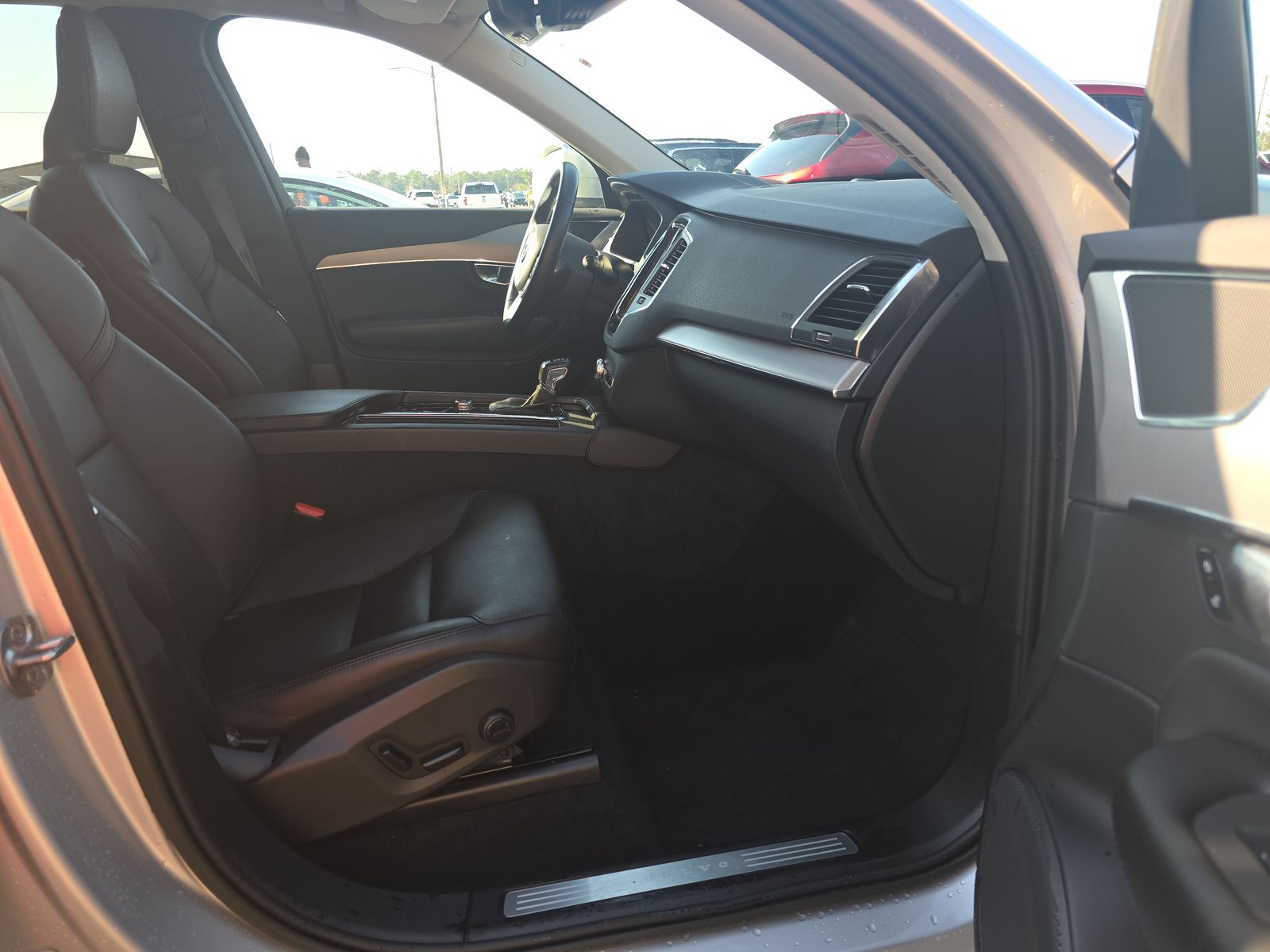 2022 Volvo XC90 T5 Momentum FWD