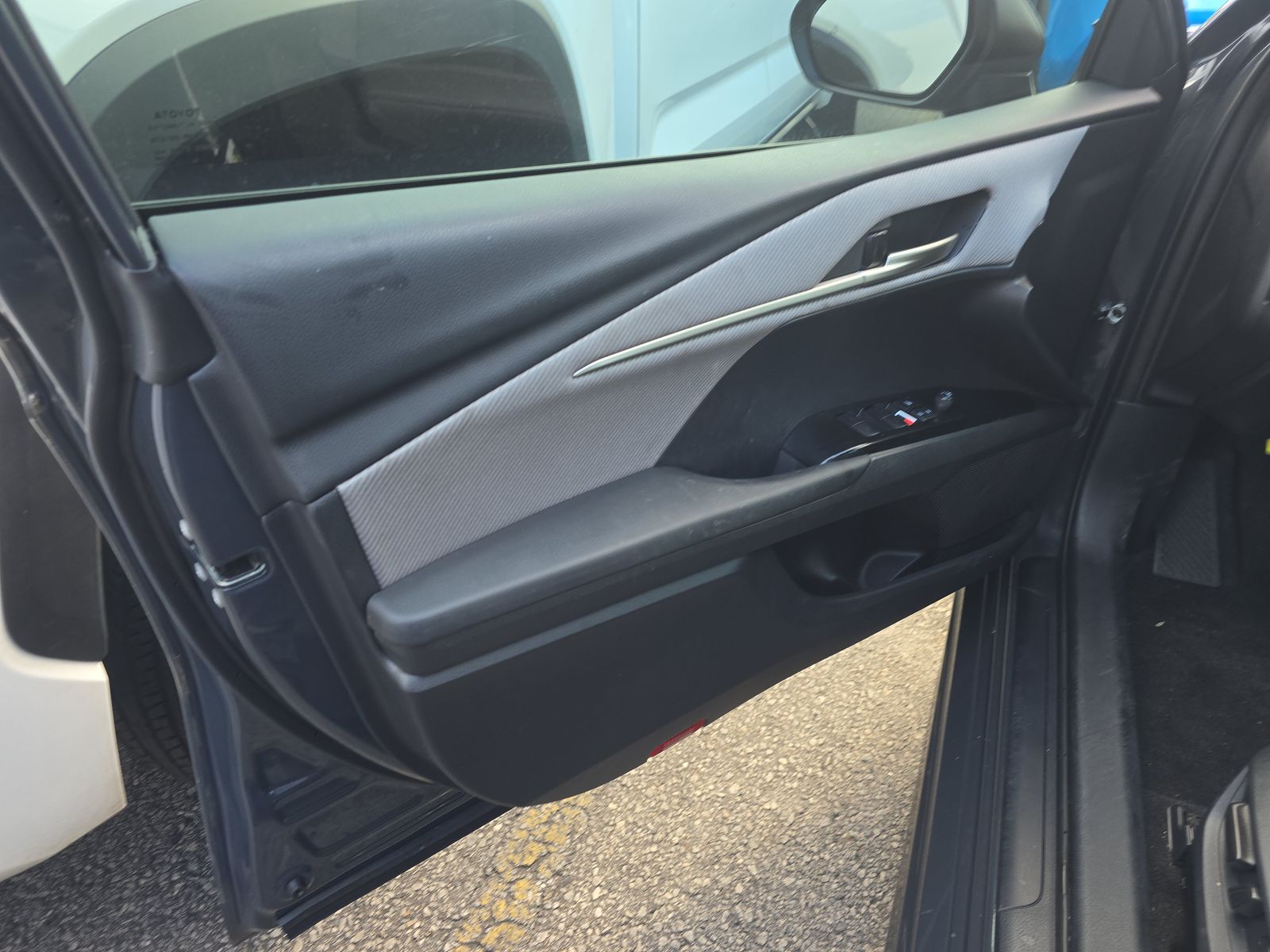 2025 Toyota Camry SE FWD