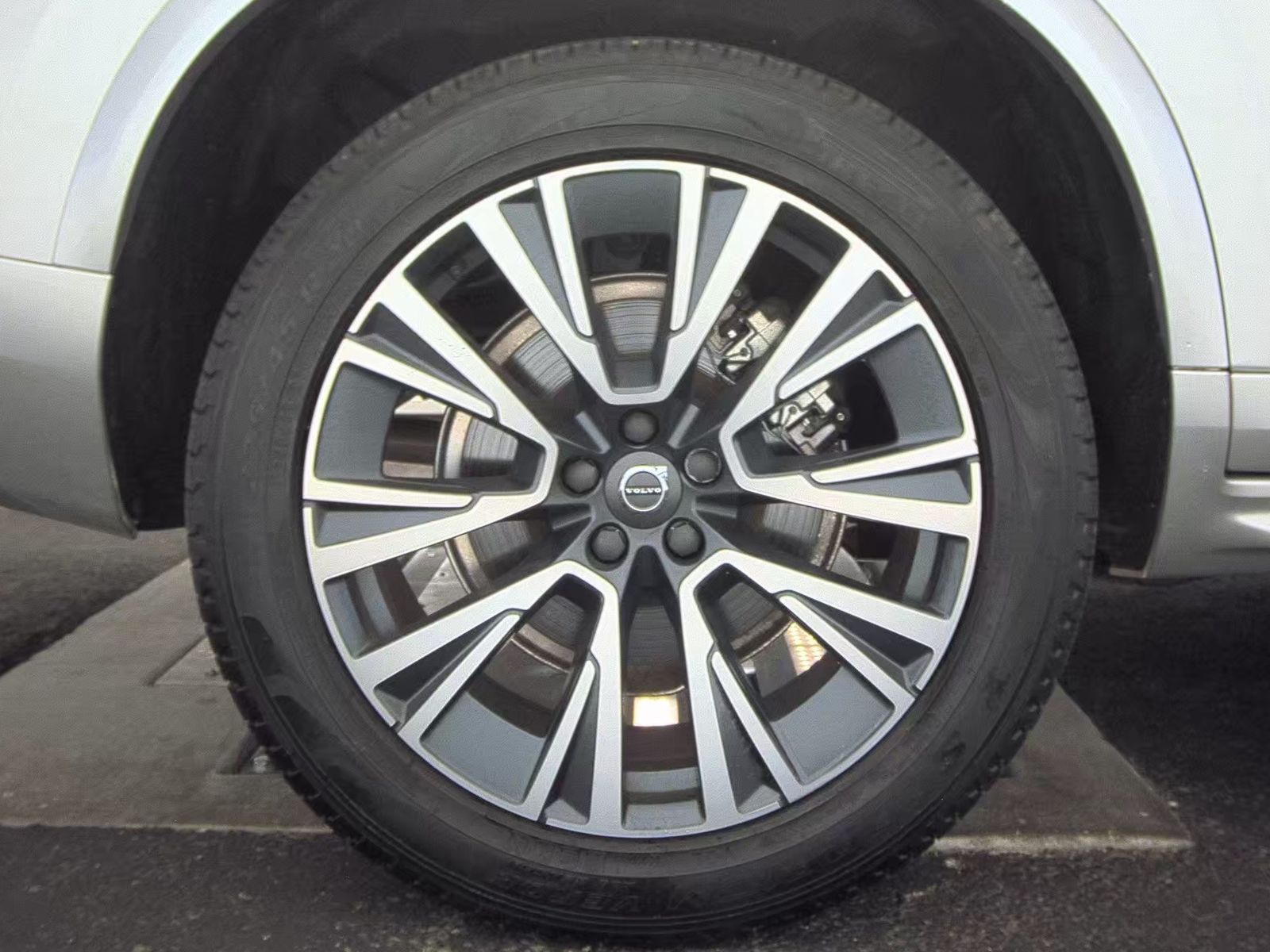 2022 Volvo XC90 T5 Momentum FWD