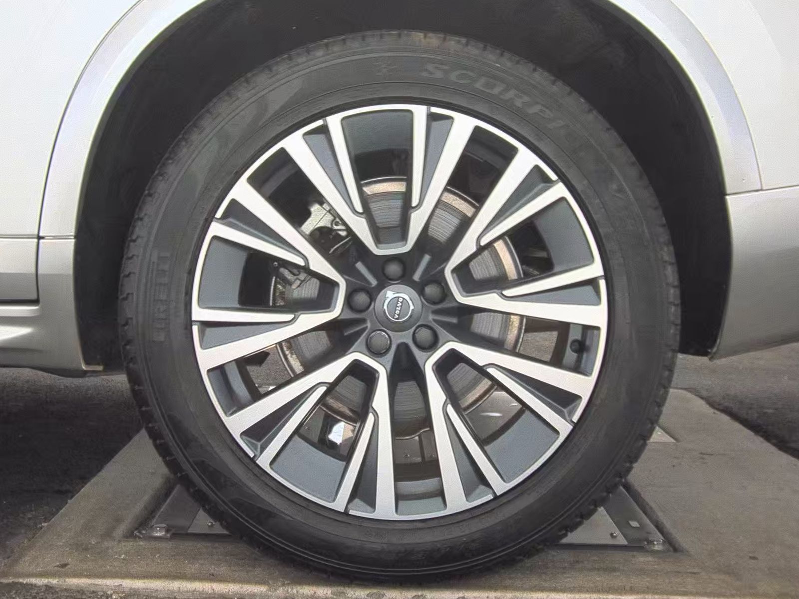 2022 Volvo XC90 T5 Momentum FWD