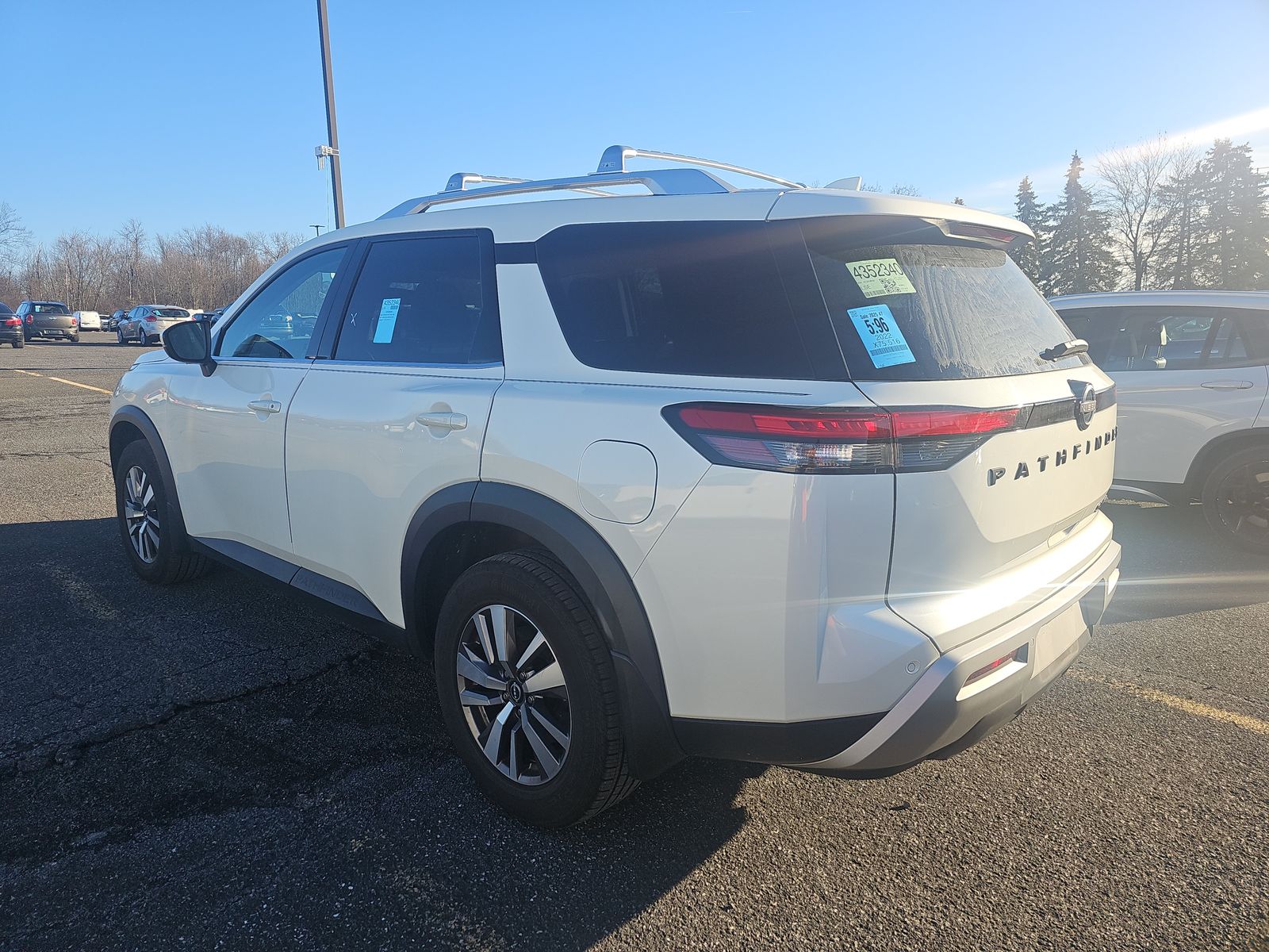 2022 Nissan Pathfinder SL AWD