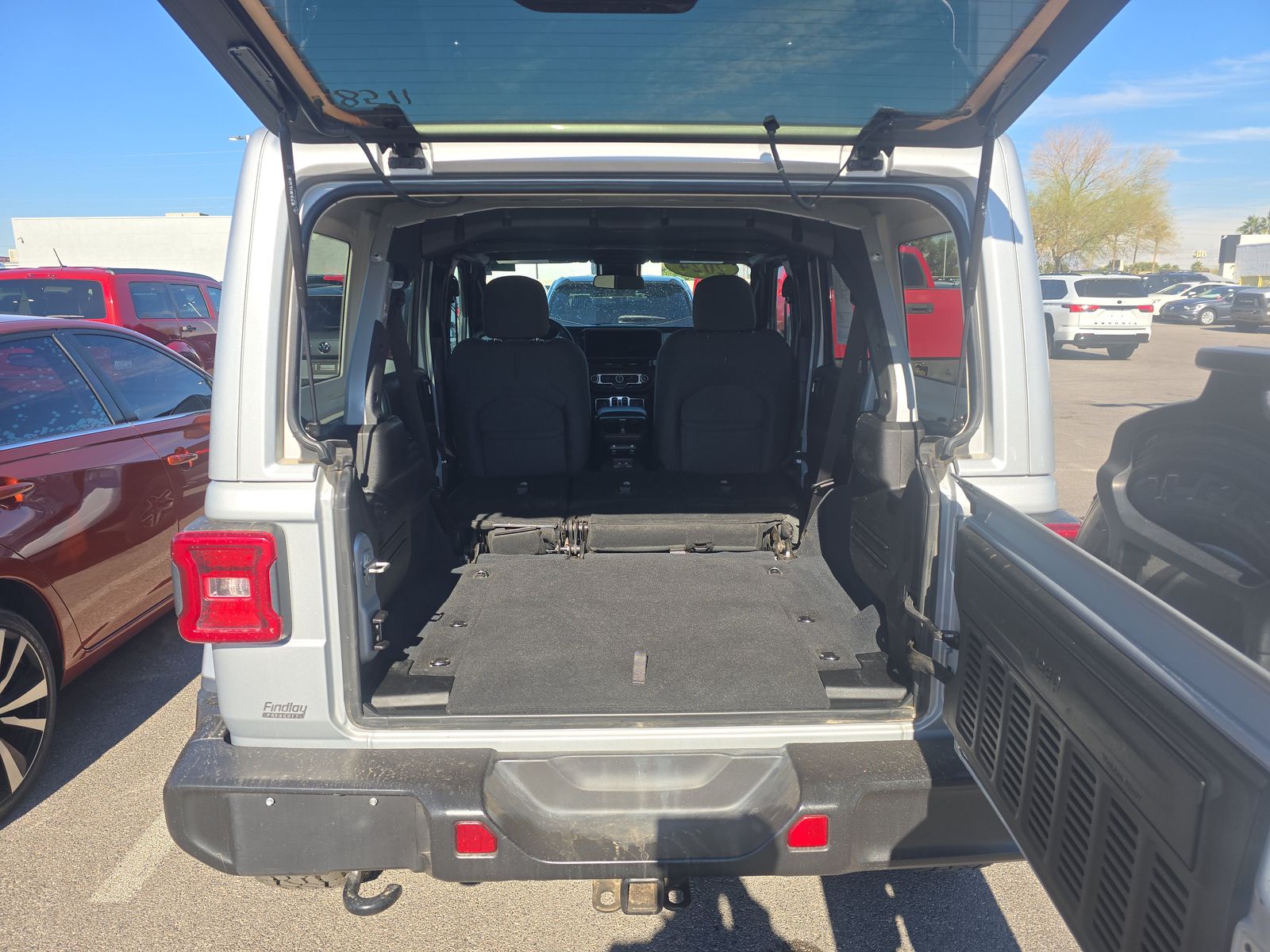 2024 Jeep Wrangler Sahara AWD