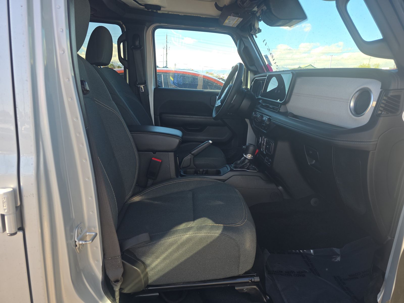 2024 Jeep Wrangler Sahara AWD