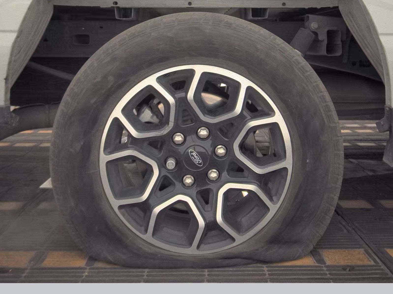 2023 Ford F-150 XLT RWD