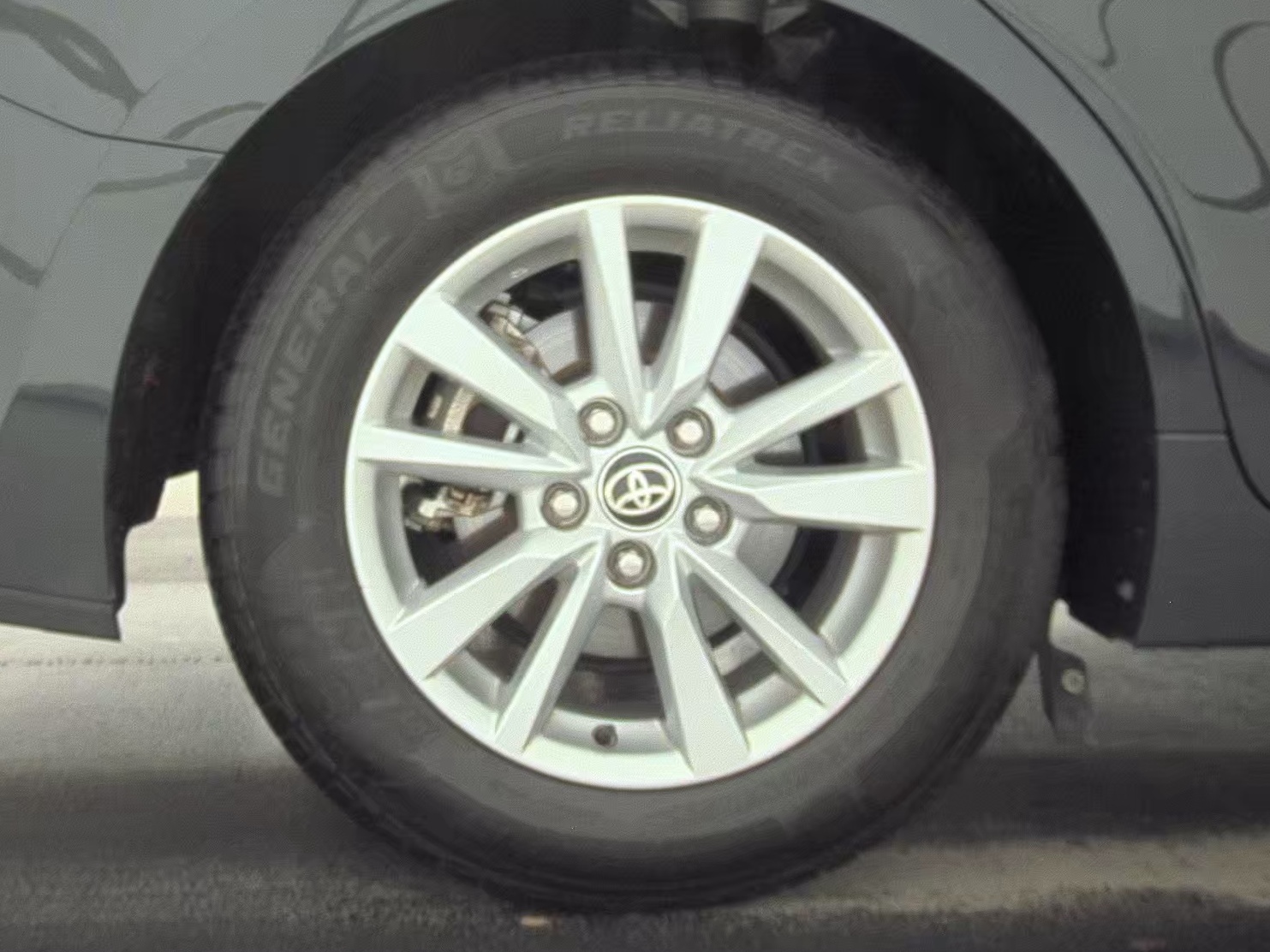 2025 Toyota Camry LE FWD