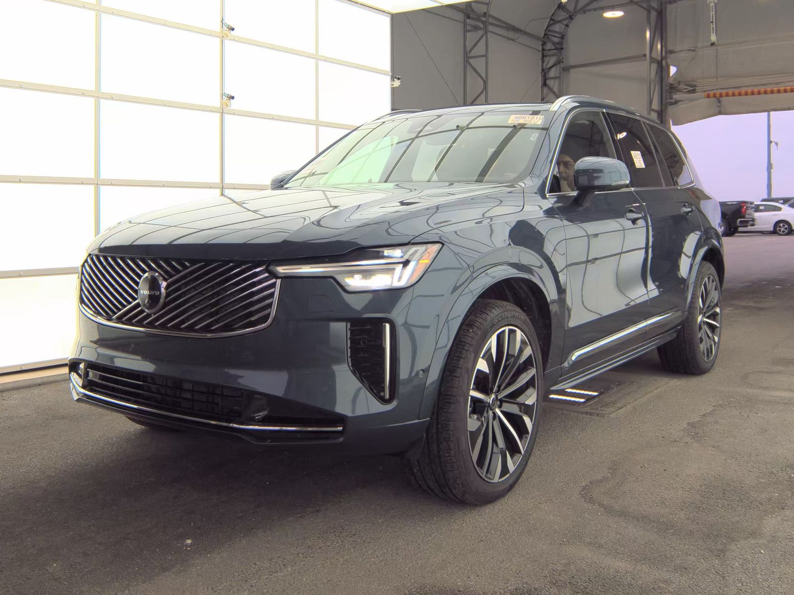 2025 Volvo XC90 B6 Plus AWD