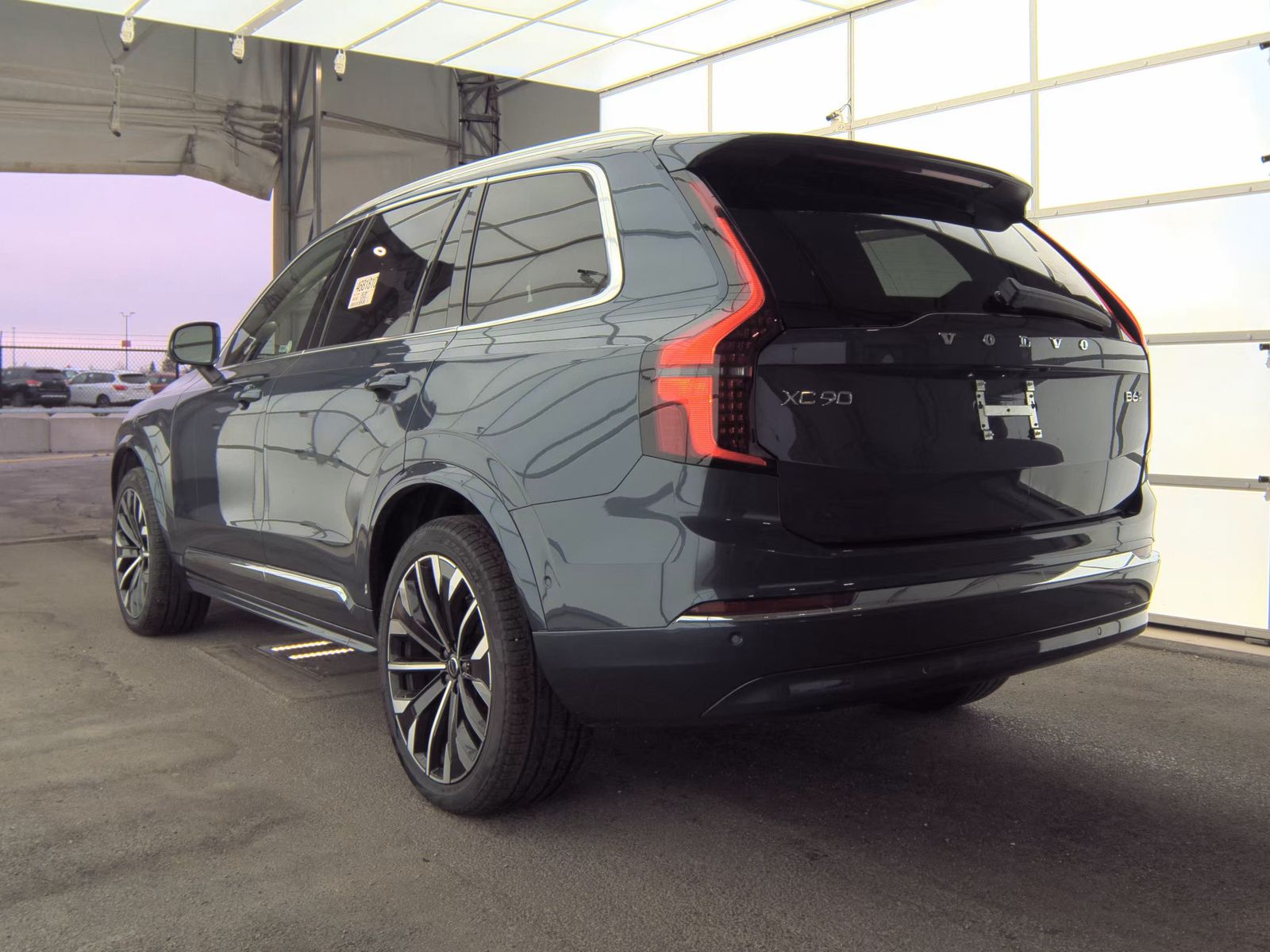 2025 Volvo XC90 B6 Plus AWD