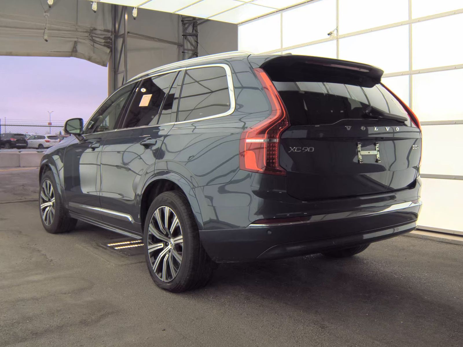 2025 Volvo XC90 B5 Core AWD