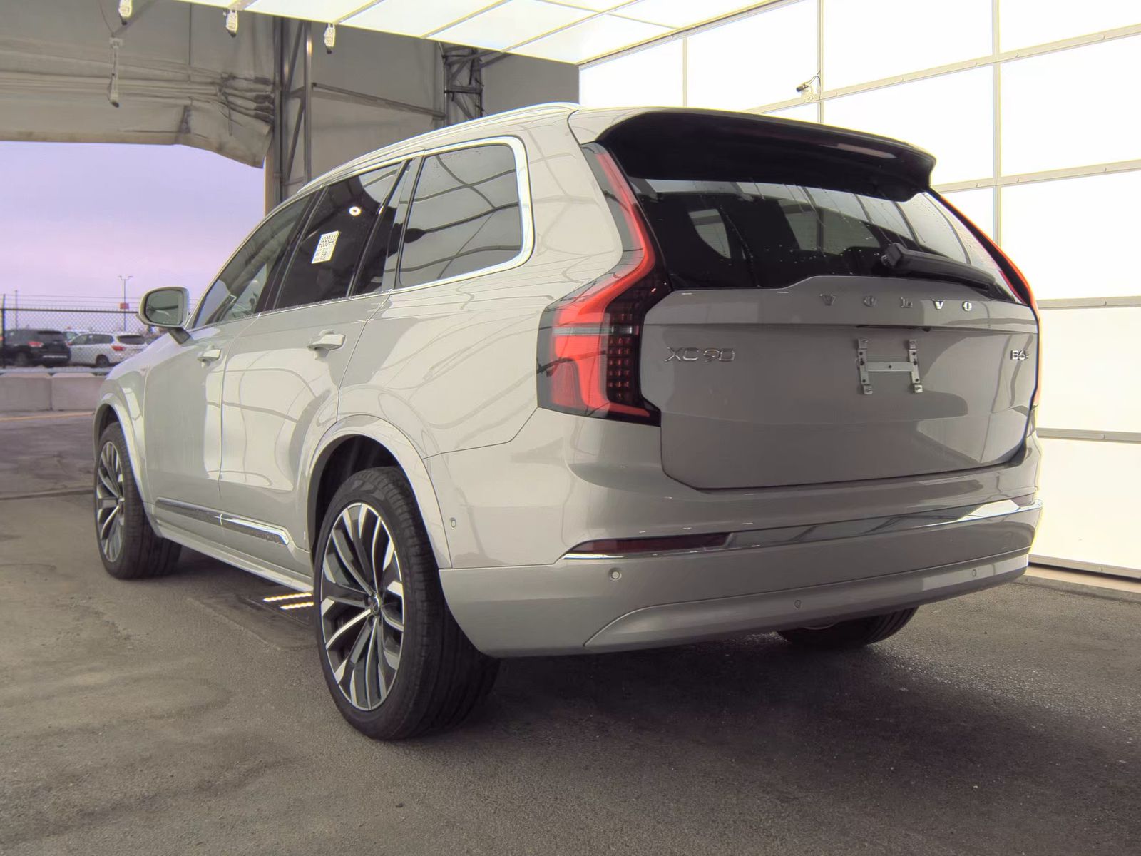 2025 Volvo XC90 B6 Plus AWD