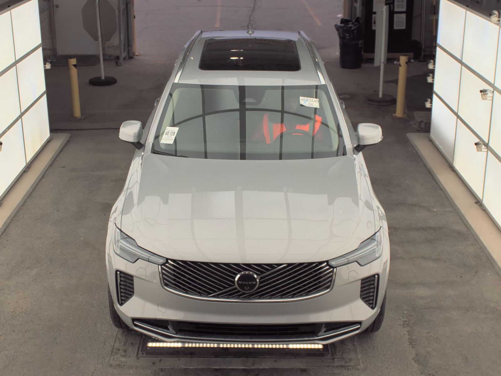 2025 Volvo XC90 B6 Plus AWD