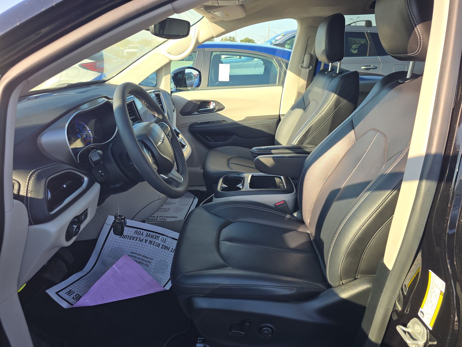 2024 Chrysler Pacifica Hybrid Select FWD