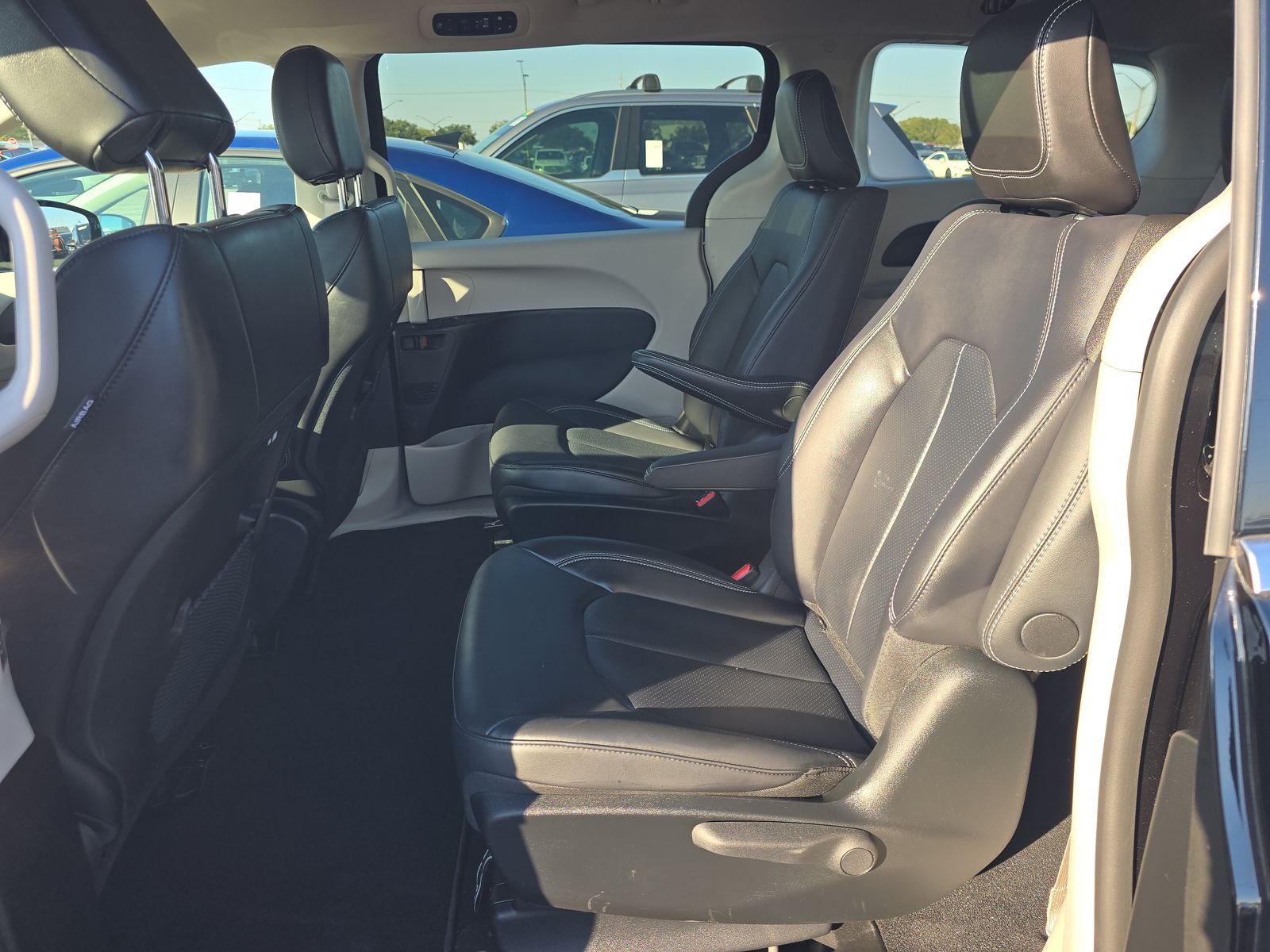 2024 Chrysler Pacifica Hybrid Select FWD