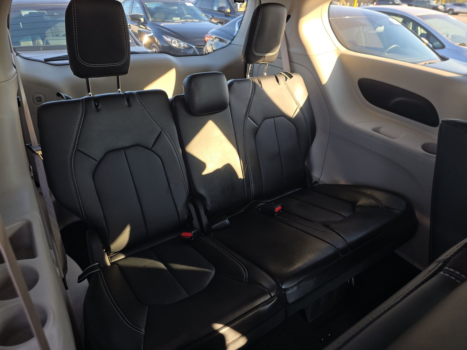 2024 Chrysler Pacifica Hybrid Select FWD