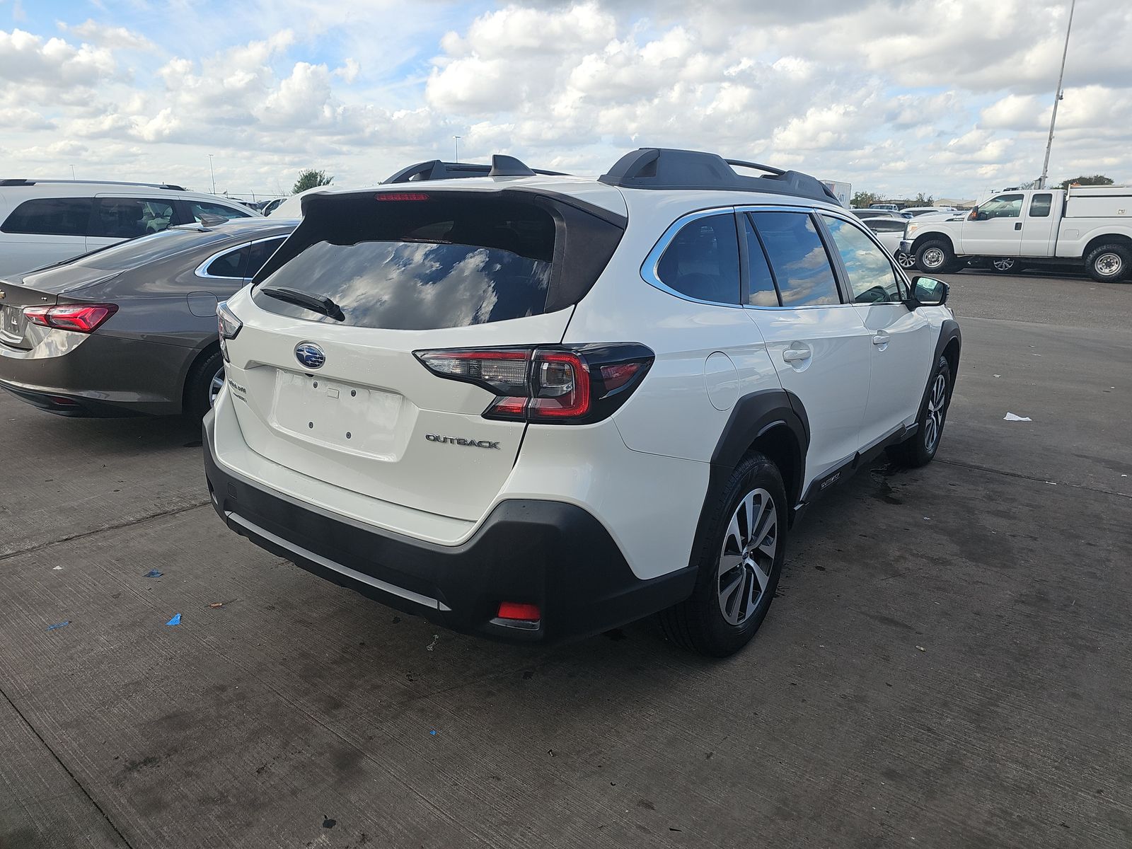 2023 Subaru Outback Premium AWD
