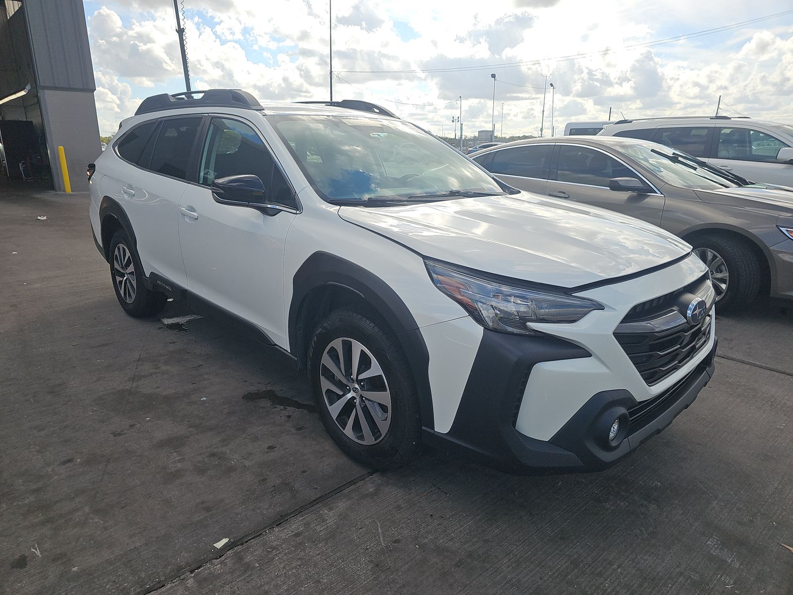 2023 Subaru Outback Premium AWD