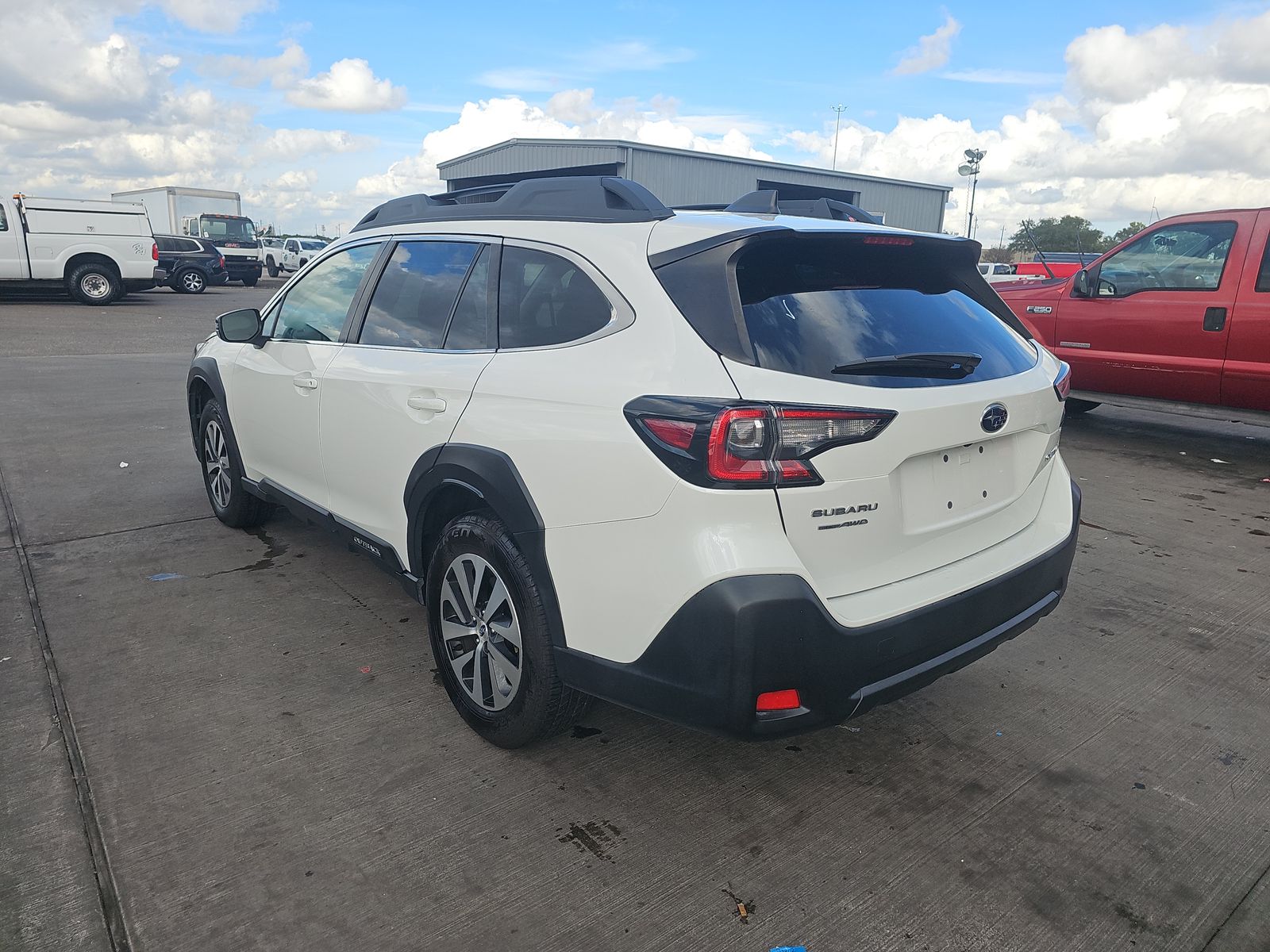 2023 Subaru Outback Premium AWD