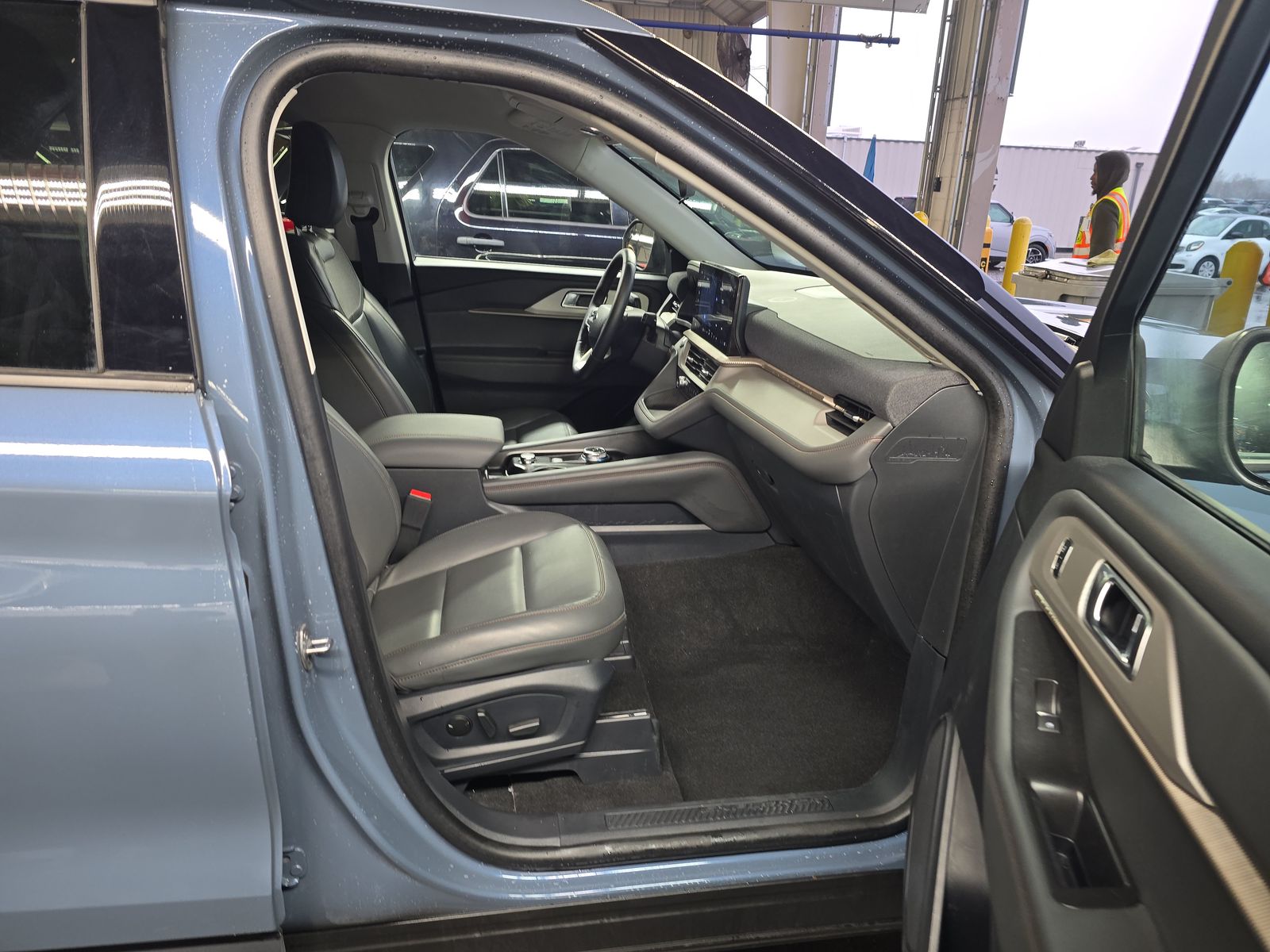 2025 Ford Explorer Active AWD