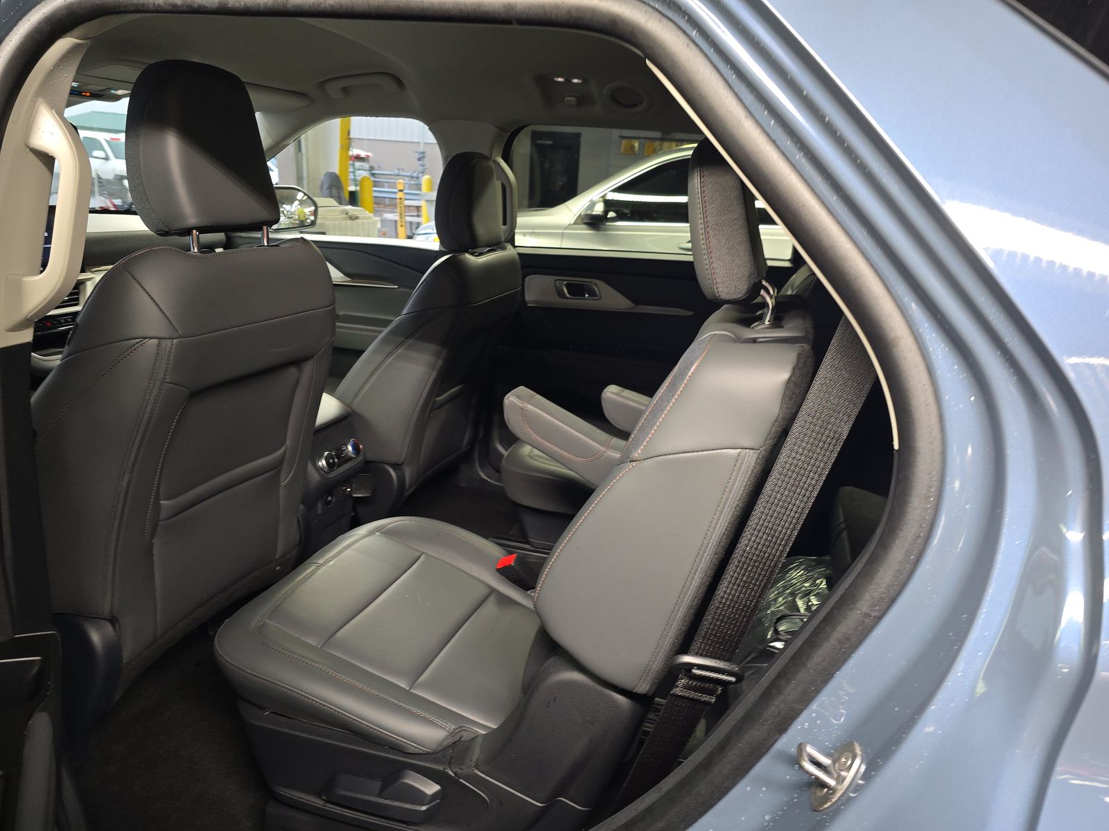 2025 Ford Explorer Active AWD