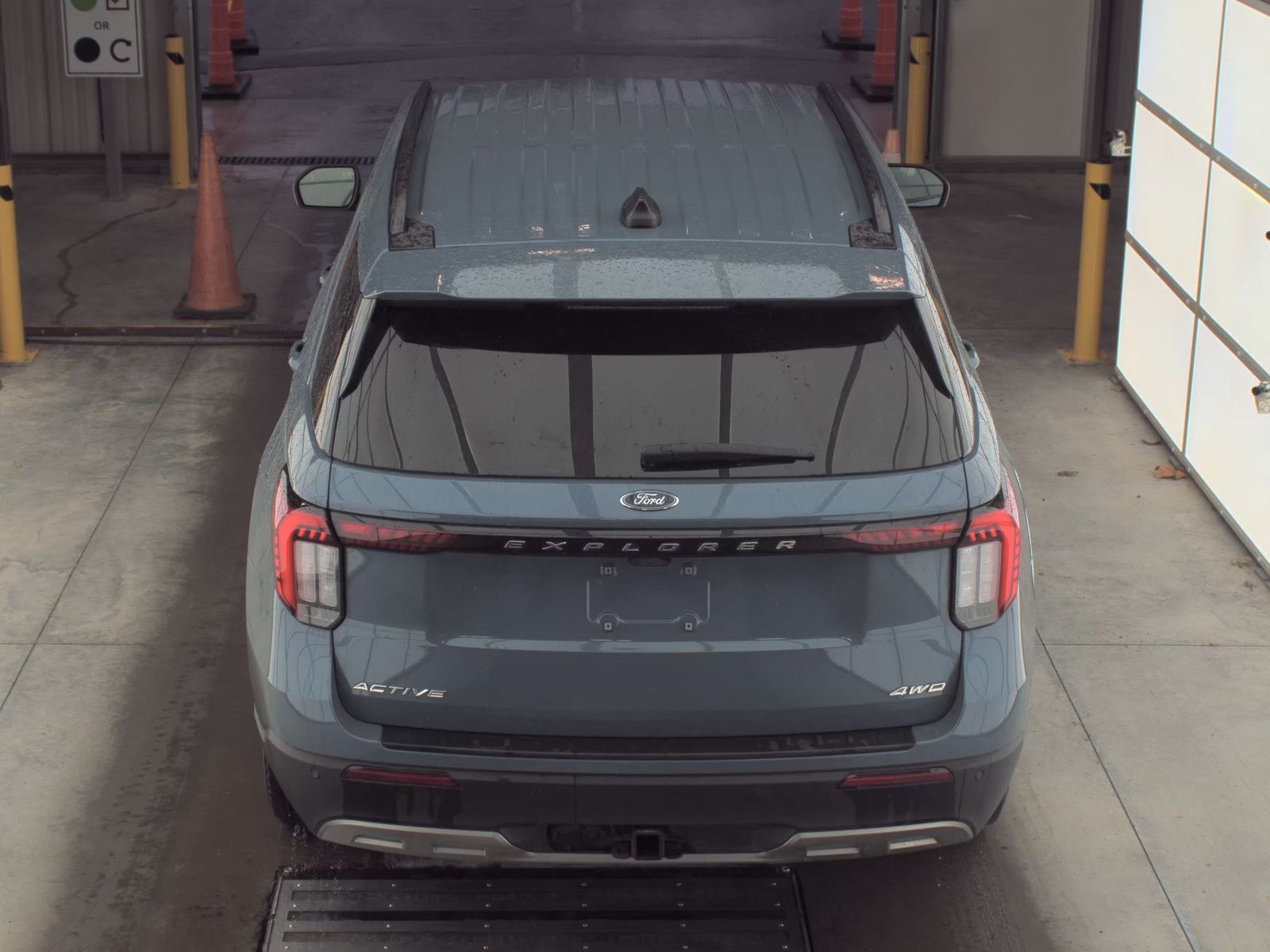 2025 Ford Explorer Active AWD