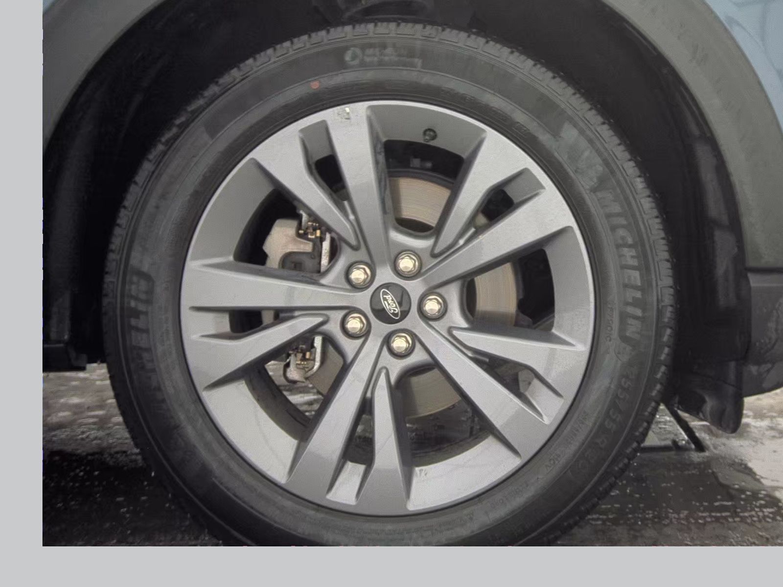 2025 Ford Explorer Active AWD