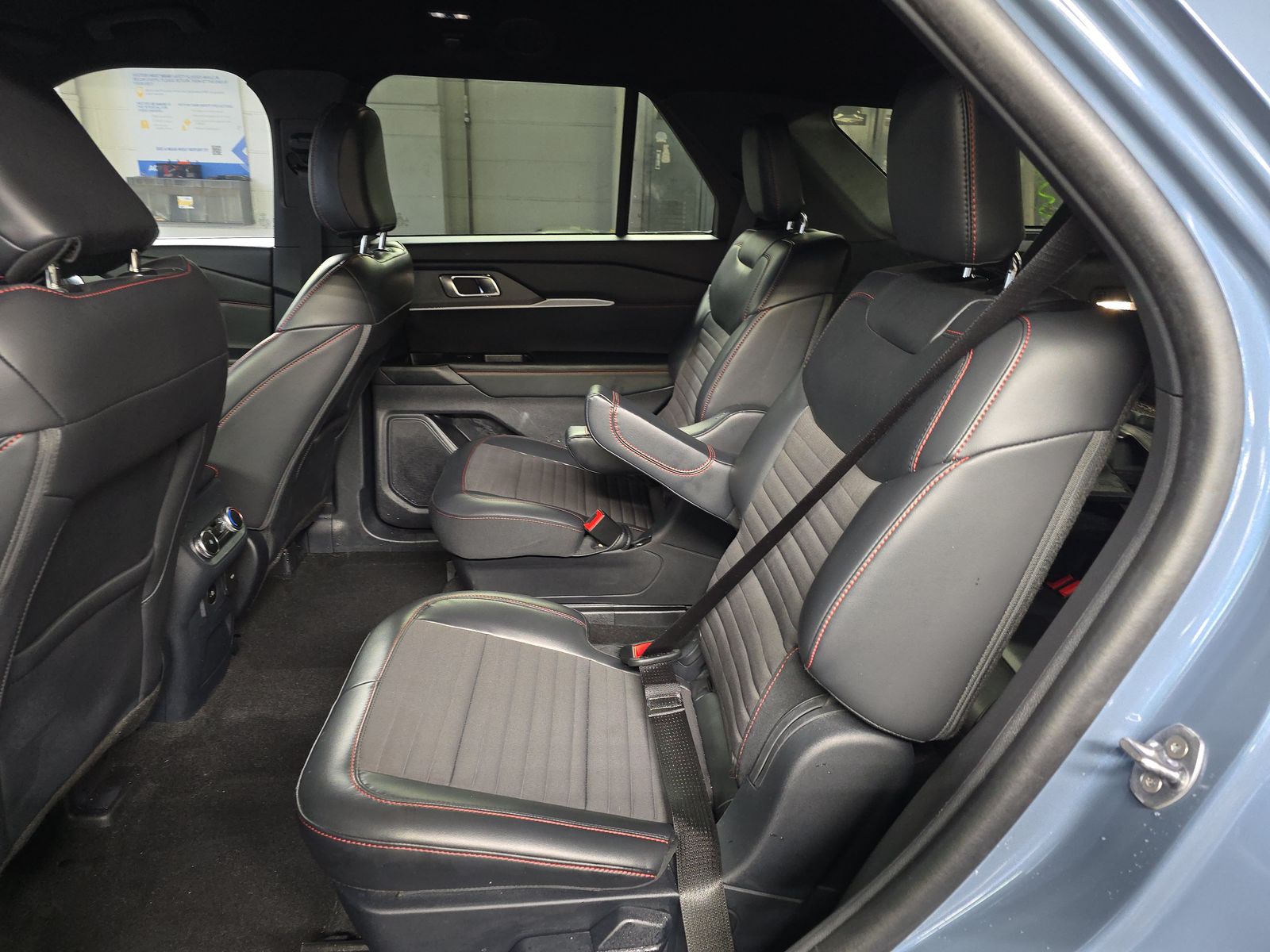 2025 Ford Explorer ST-Line AWD