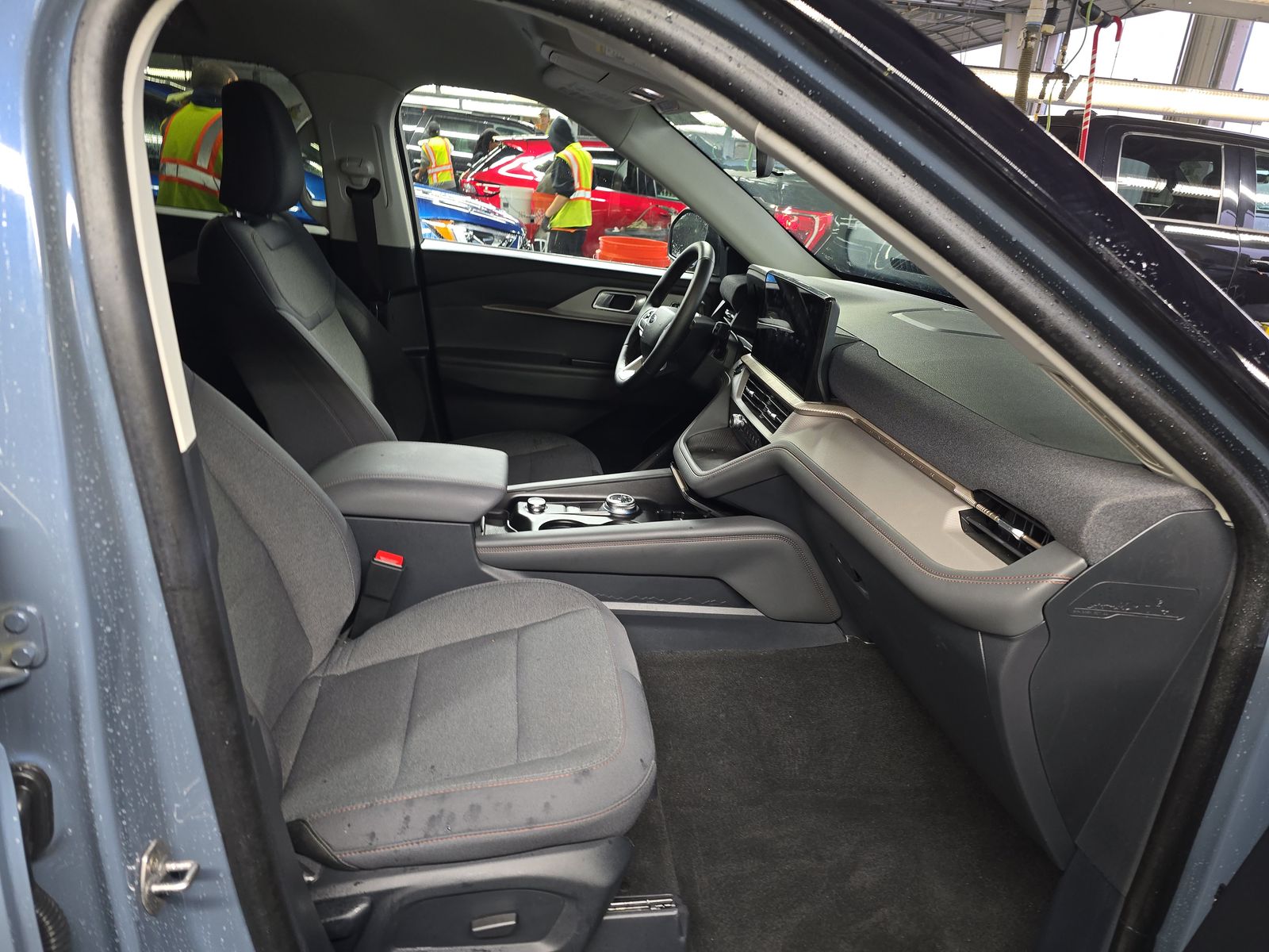 2025 Ford Explorer Active RWD