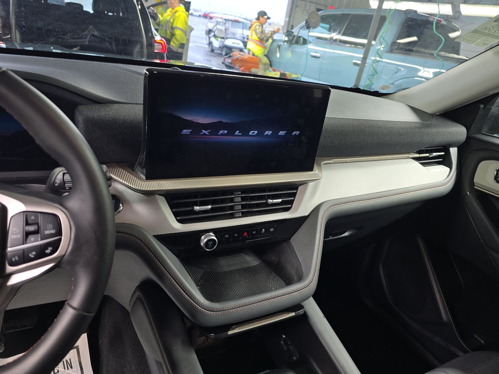 2025 Ford Explorer Active RWD